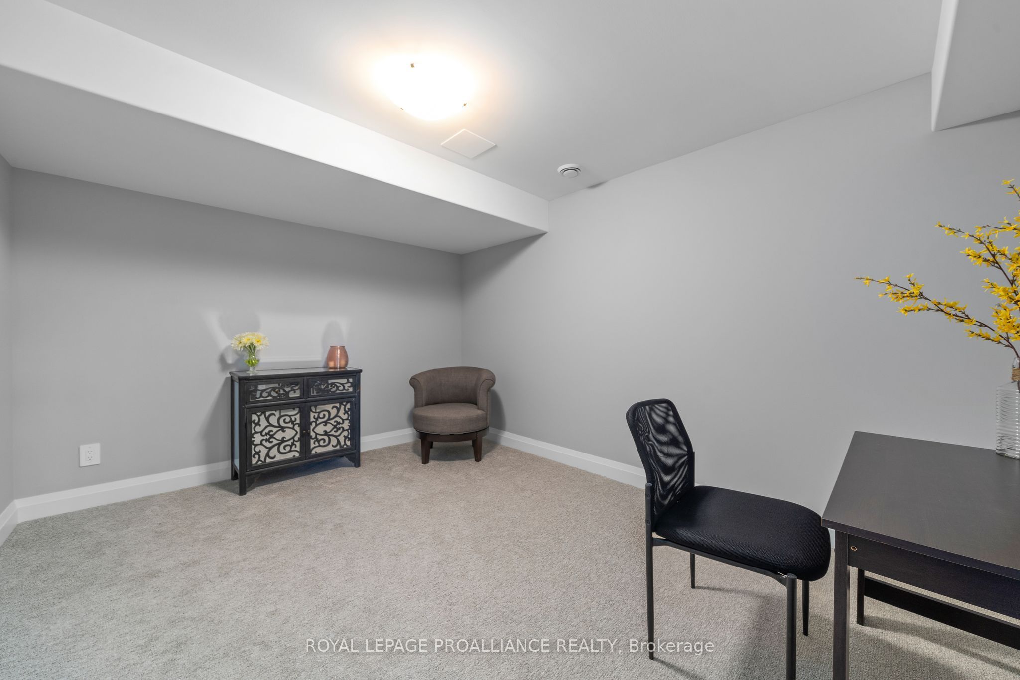 5 Mackenzie John Crescent Property Photo 32