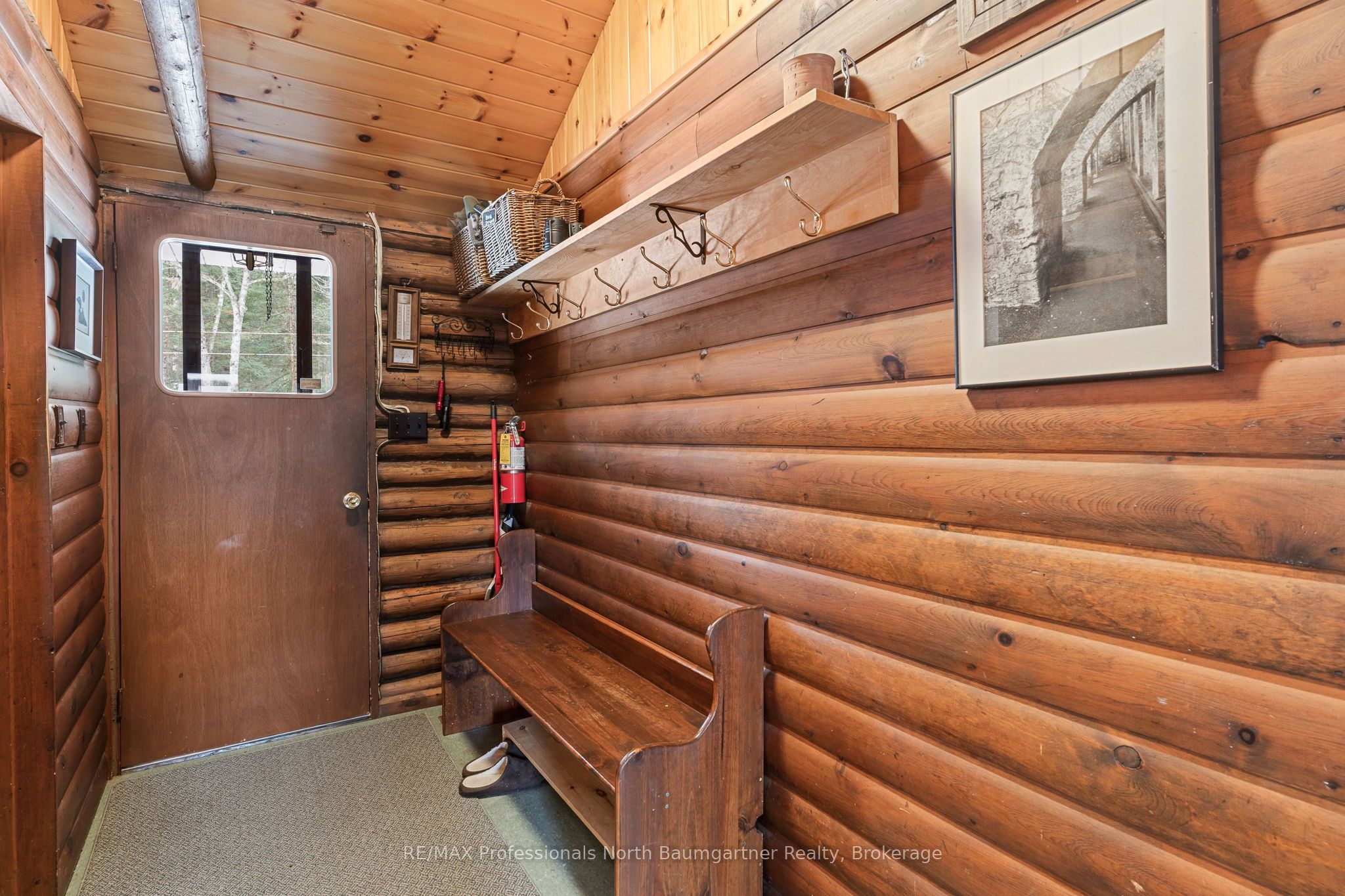1012 Coulson Lane Property Photo 4