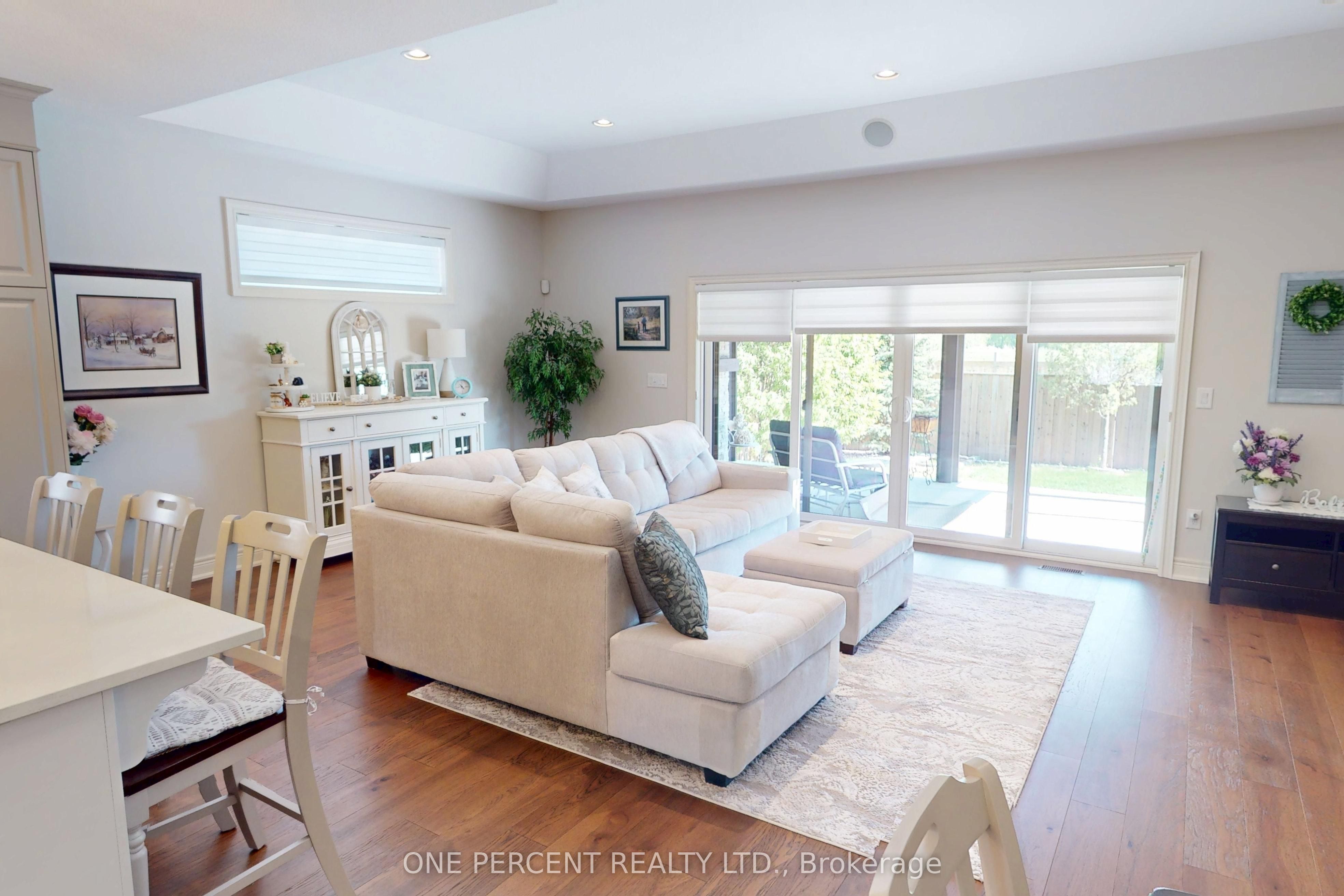 59 Julia Drive Property Photo 6