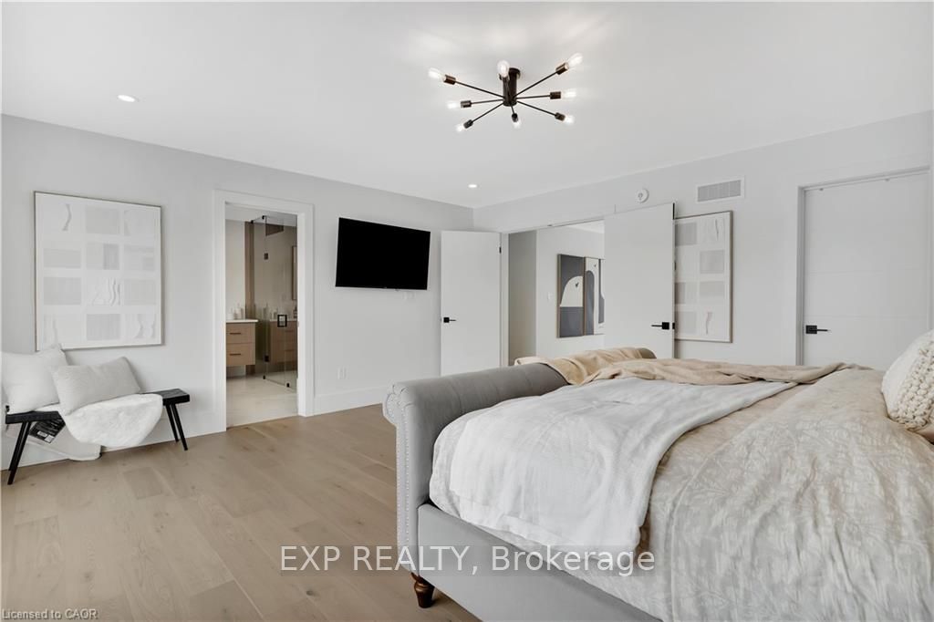 1048 Walton Avenue Property Photo 26