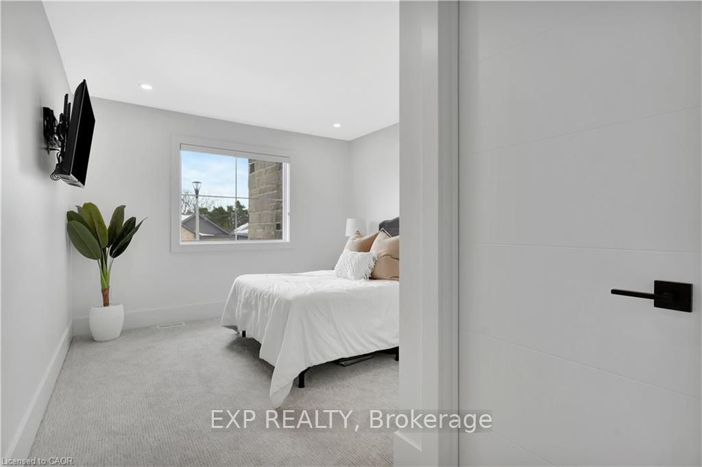 1048 Walton Avenue Property Photo 30