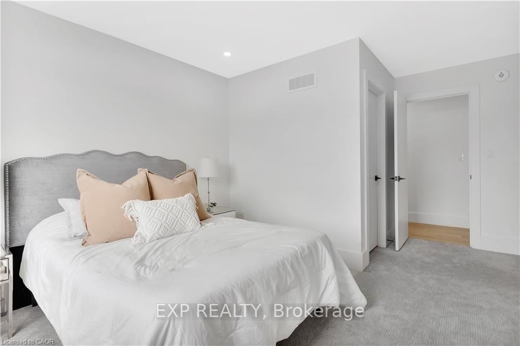 1048 Walton Avenue Property Photo 31