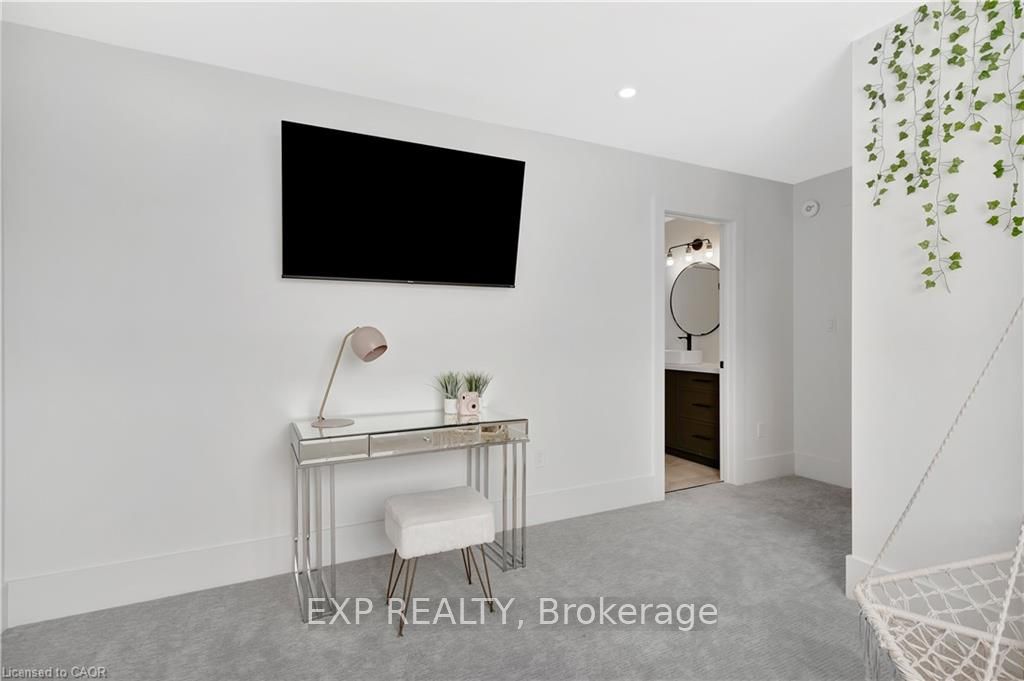 1048 Walton Avenue Property Photo 36