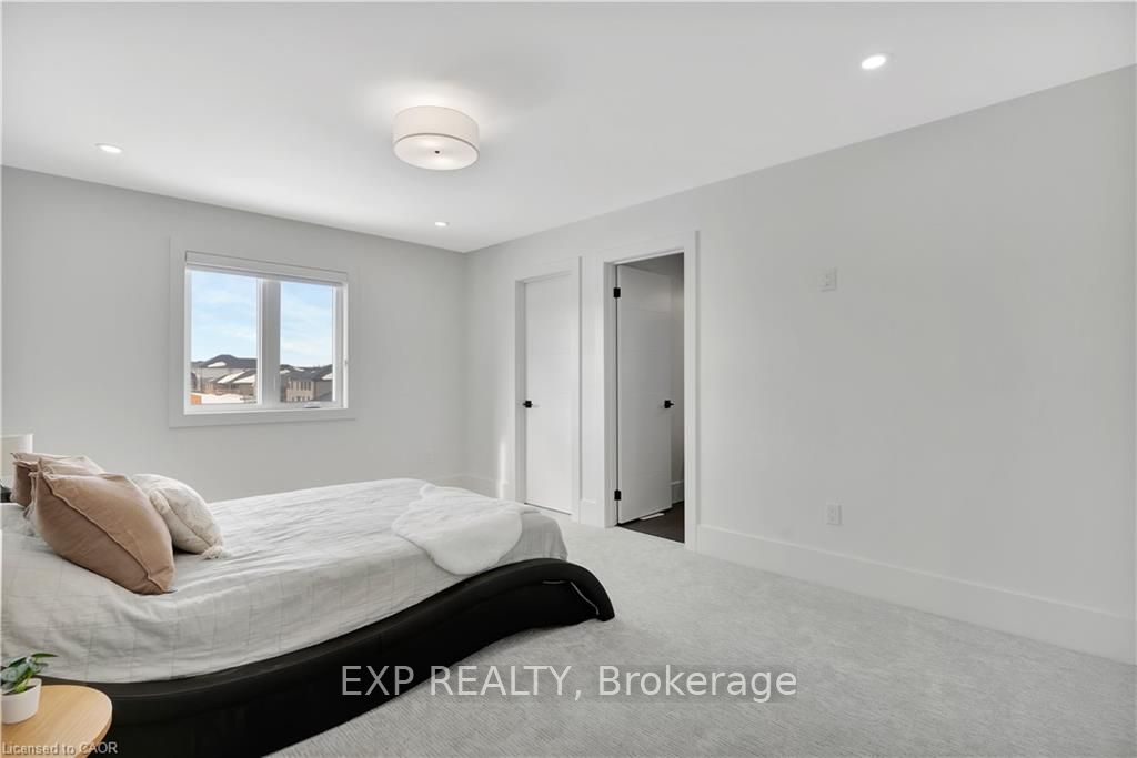 1048 Walton Avenue Property Photo 37