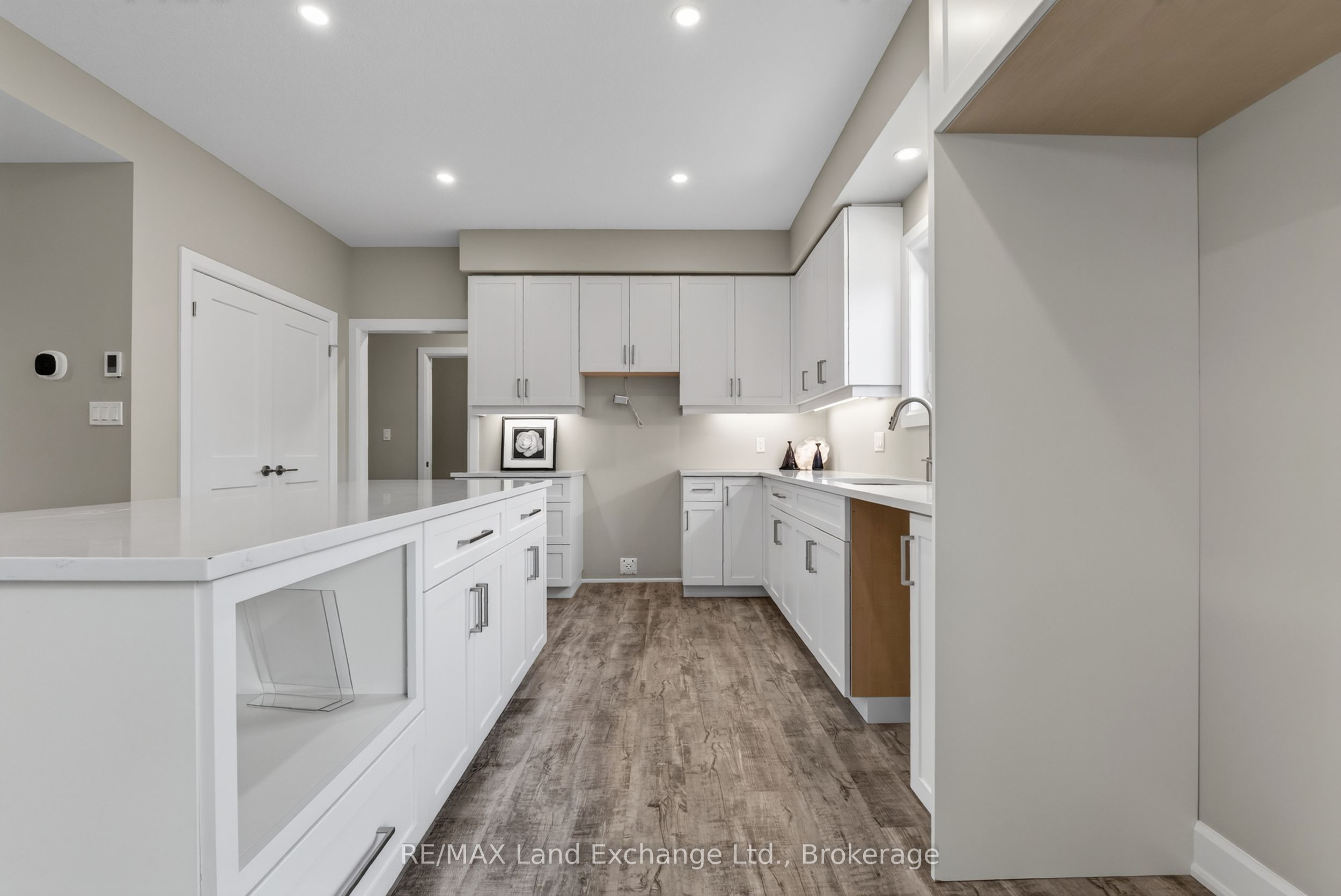 8 Golf Links Road Unit 2 Property Photo 8
