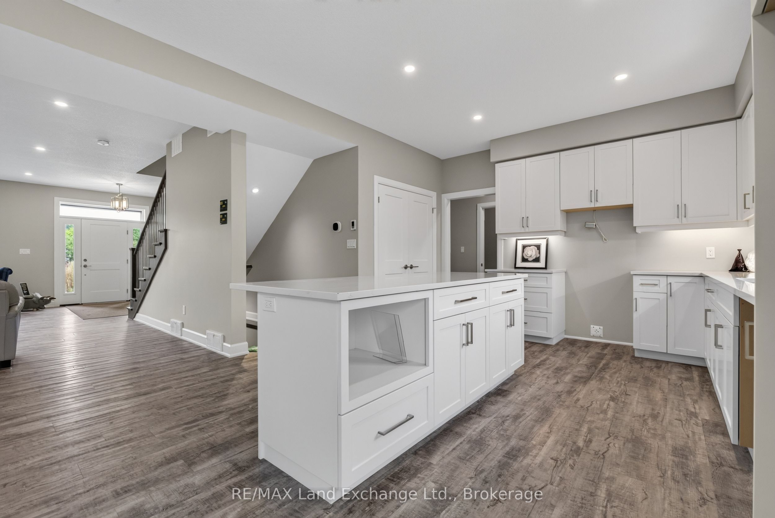 8 Golf Links Road Unit 2 Property Photo 9