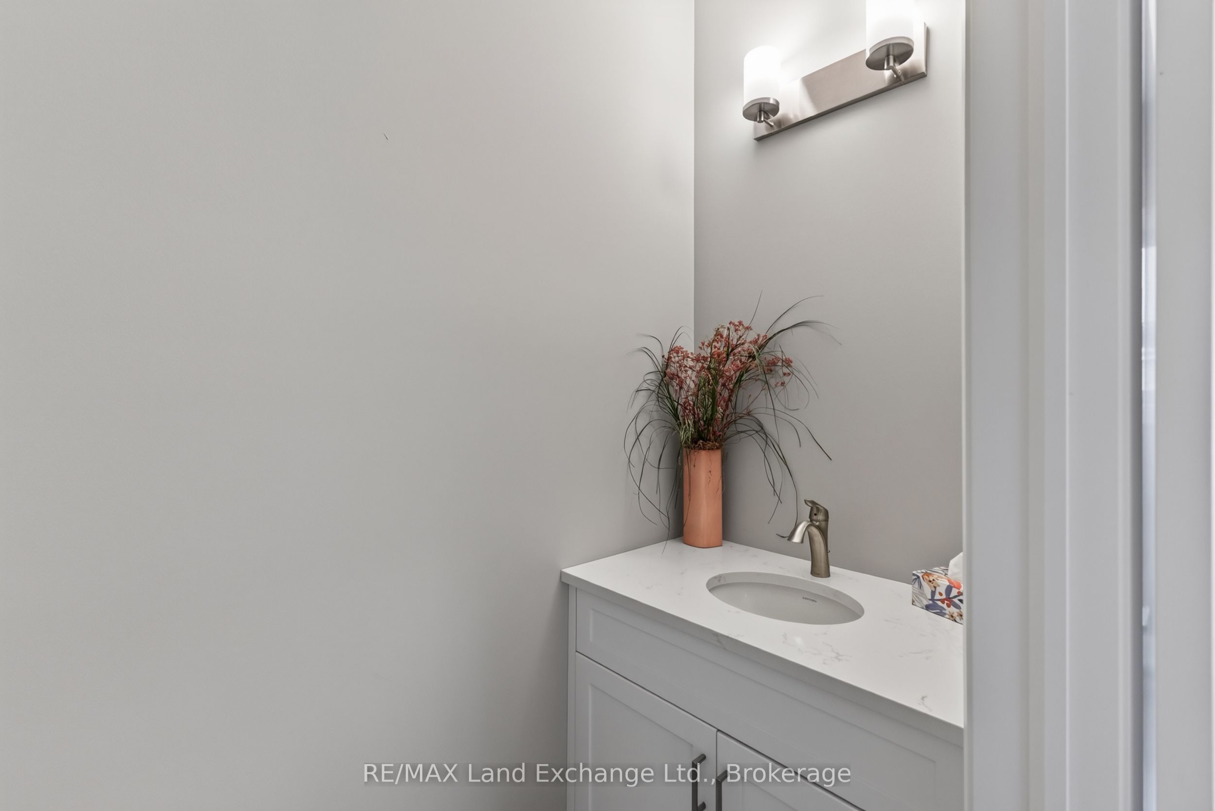 8 Golf Links Road Unit 2 Property Photo 13