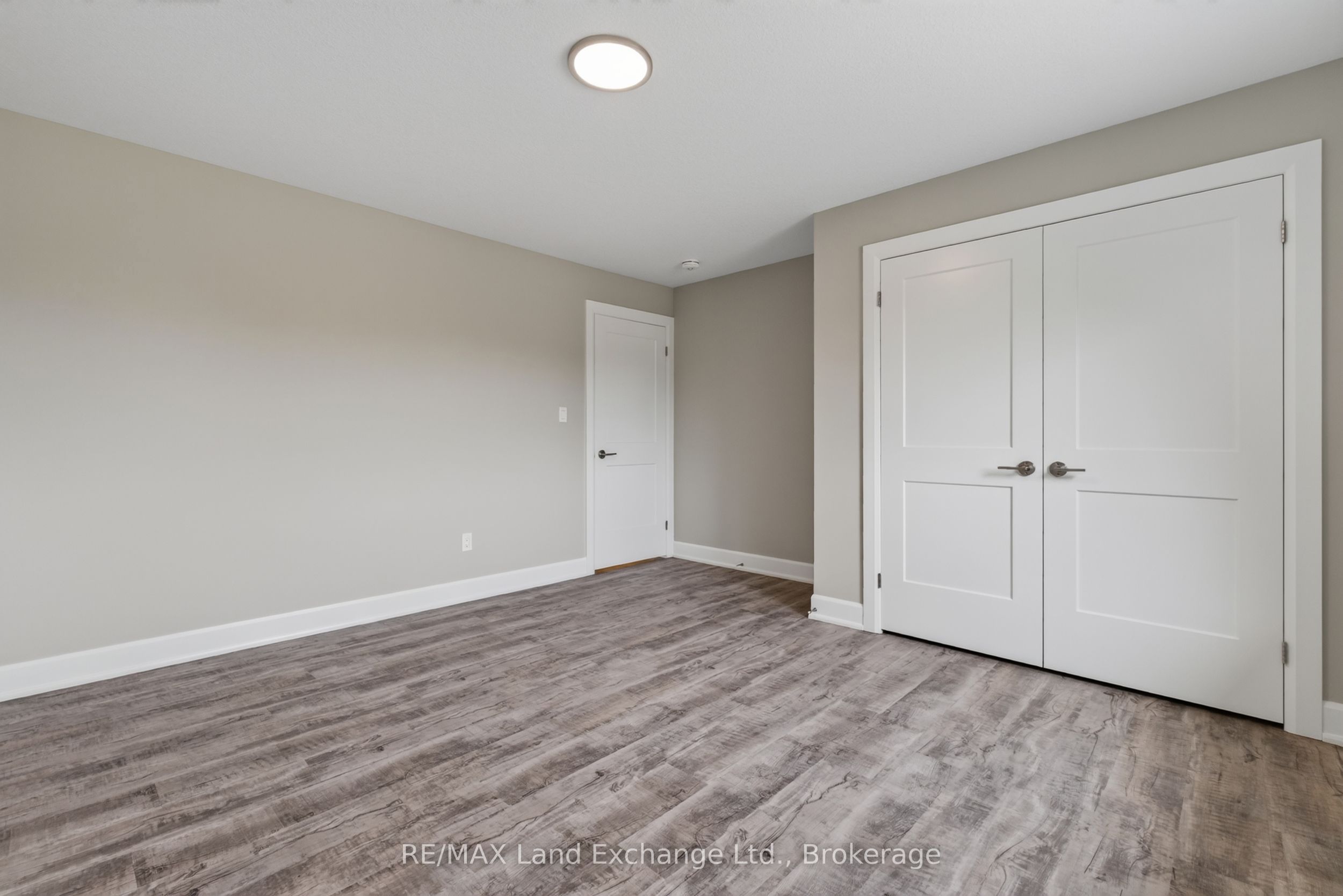 8 Golf Links Road Unit 2 Property Photo 16
