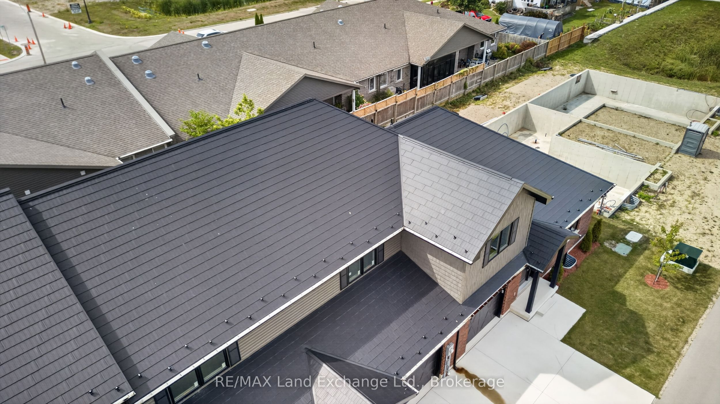 8 Golf Links Road Unit 2 Property Photo 36