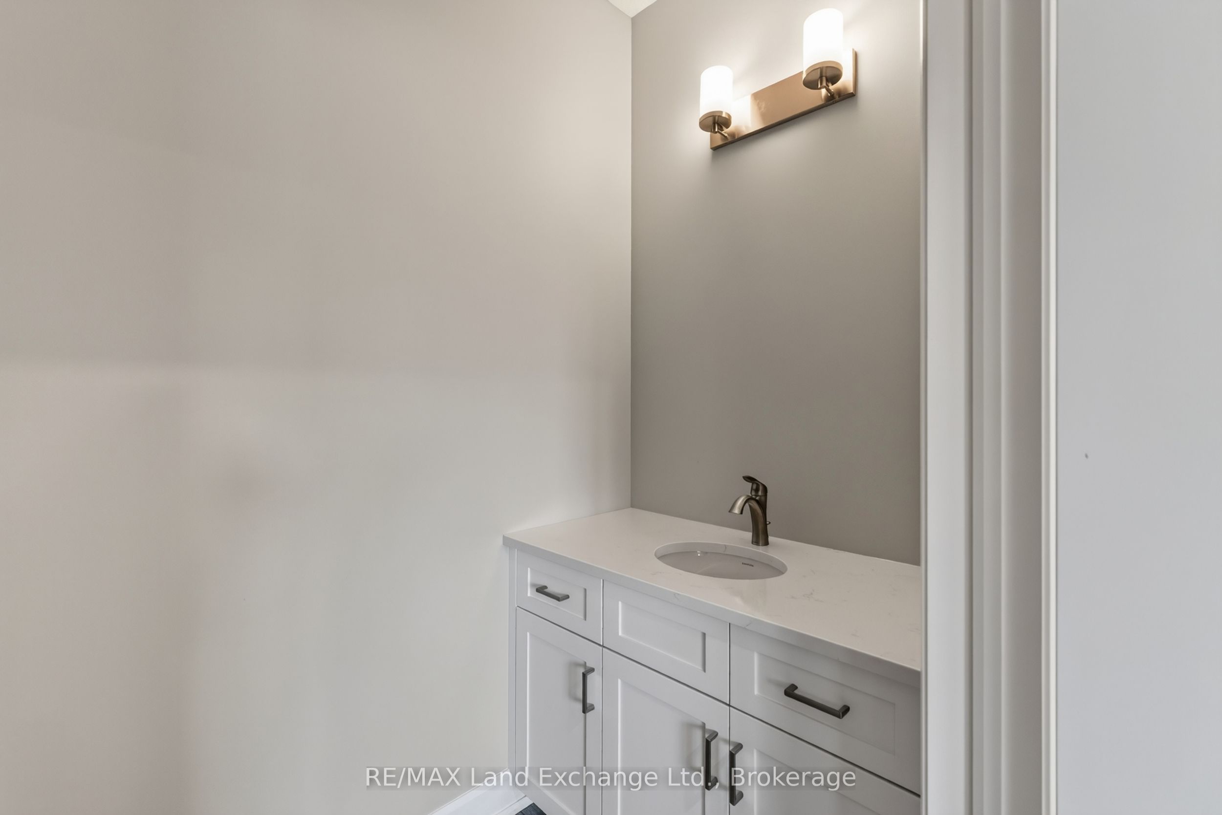 8 Golf Links Road Unit 4 Property Photo 14