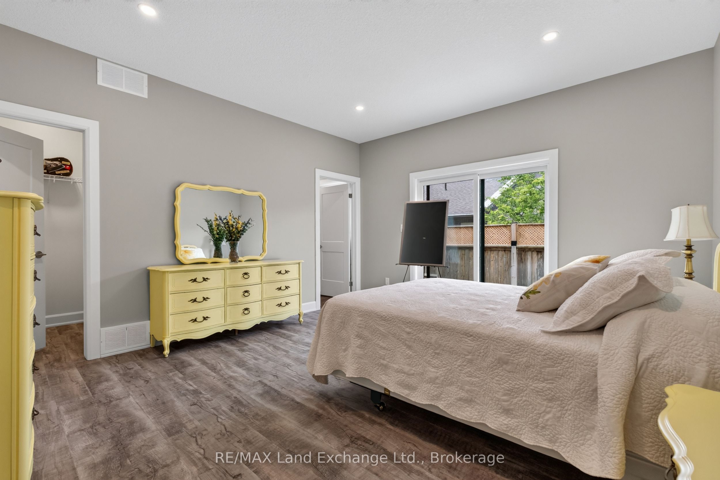 8 Golf Links Road Unit 4 Property Photo 15
