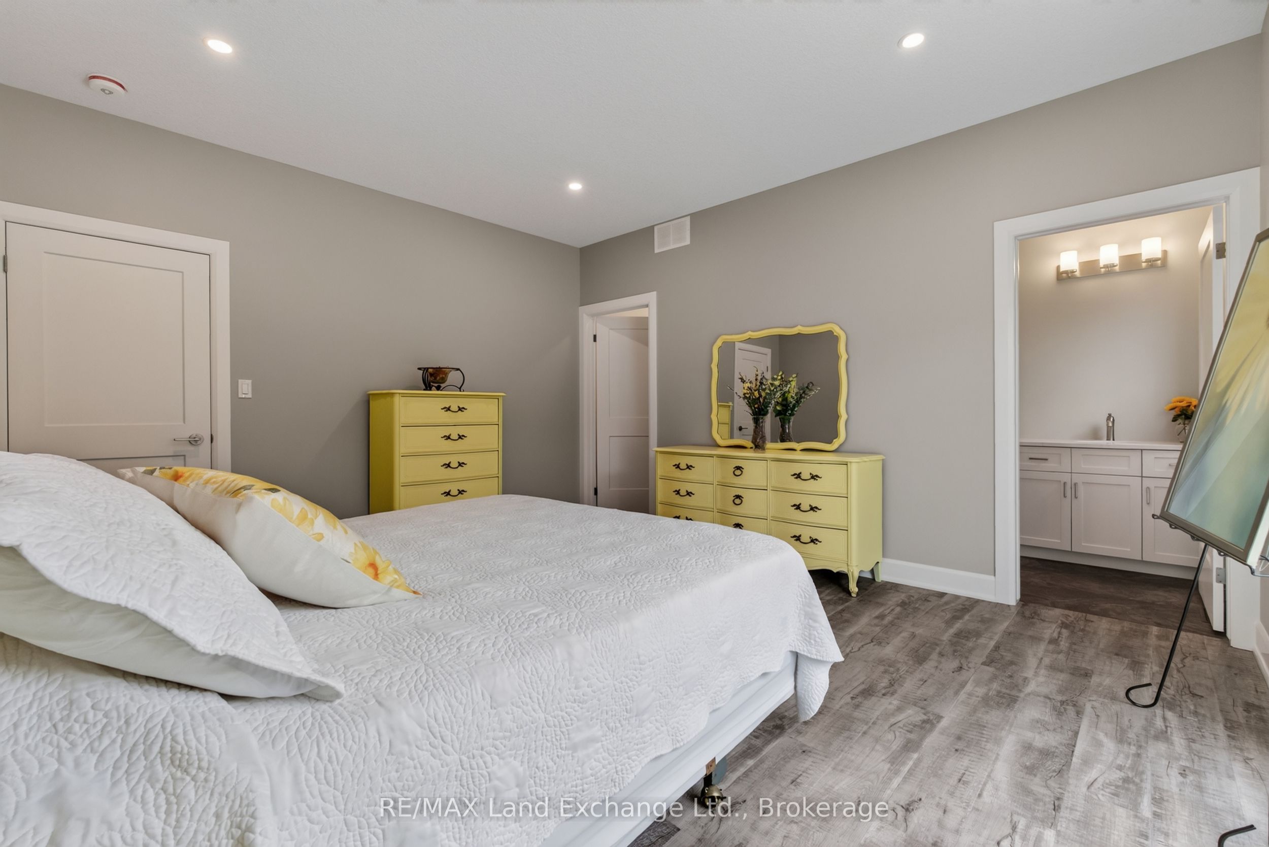 8 Golf Links Road Unit 4 Property Photo 16