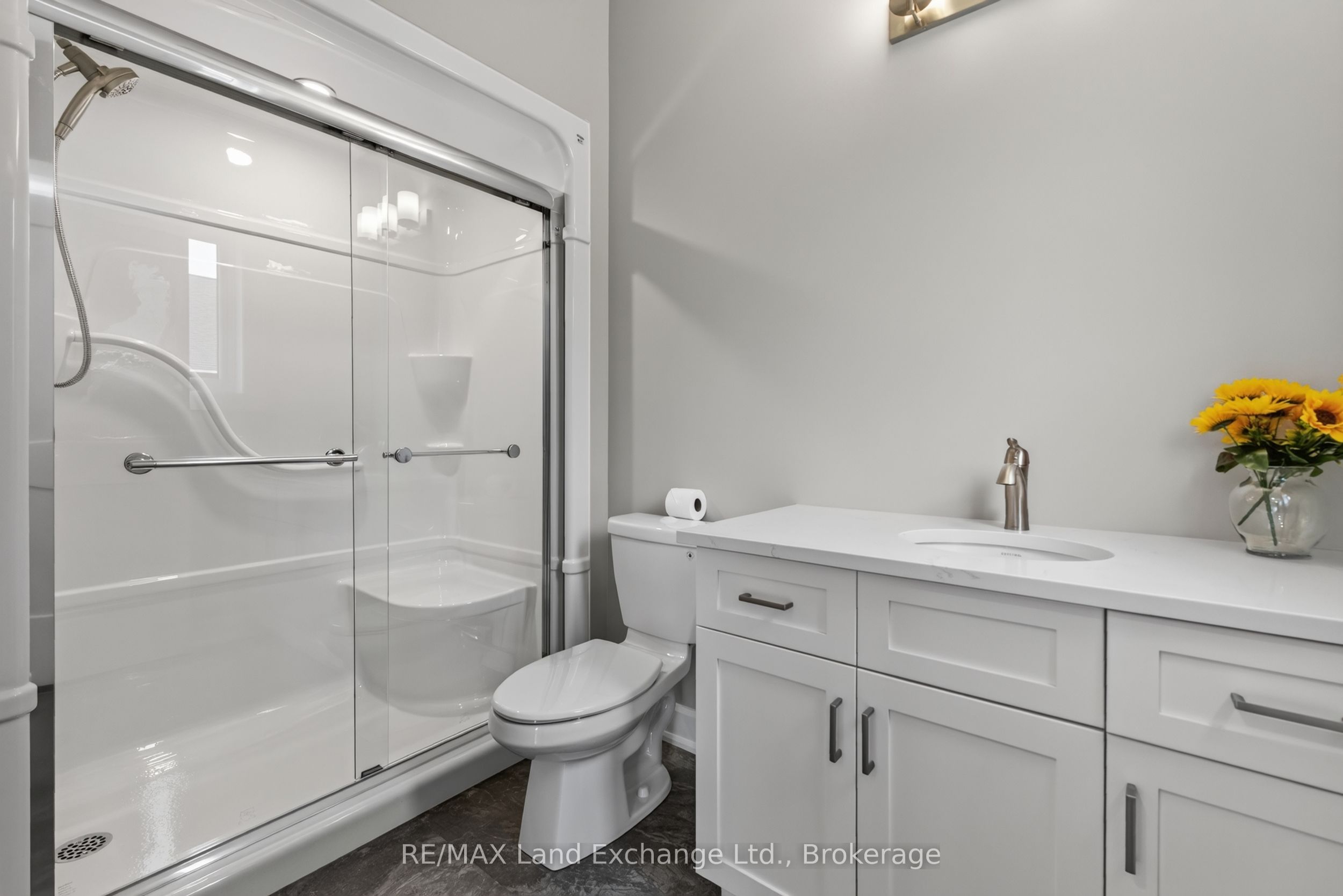 8 Golf Links Road Unit 4 Property Photo 18