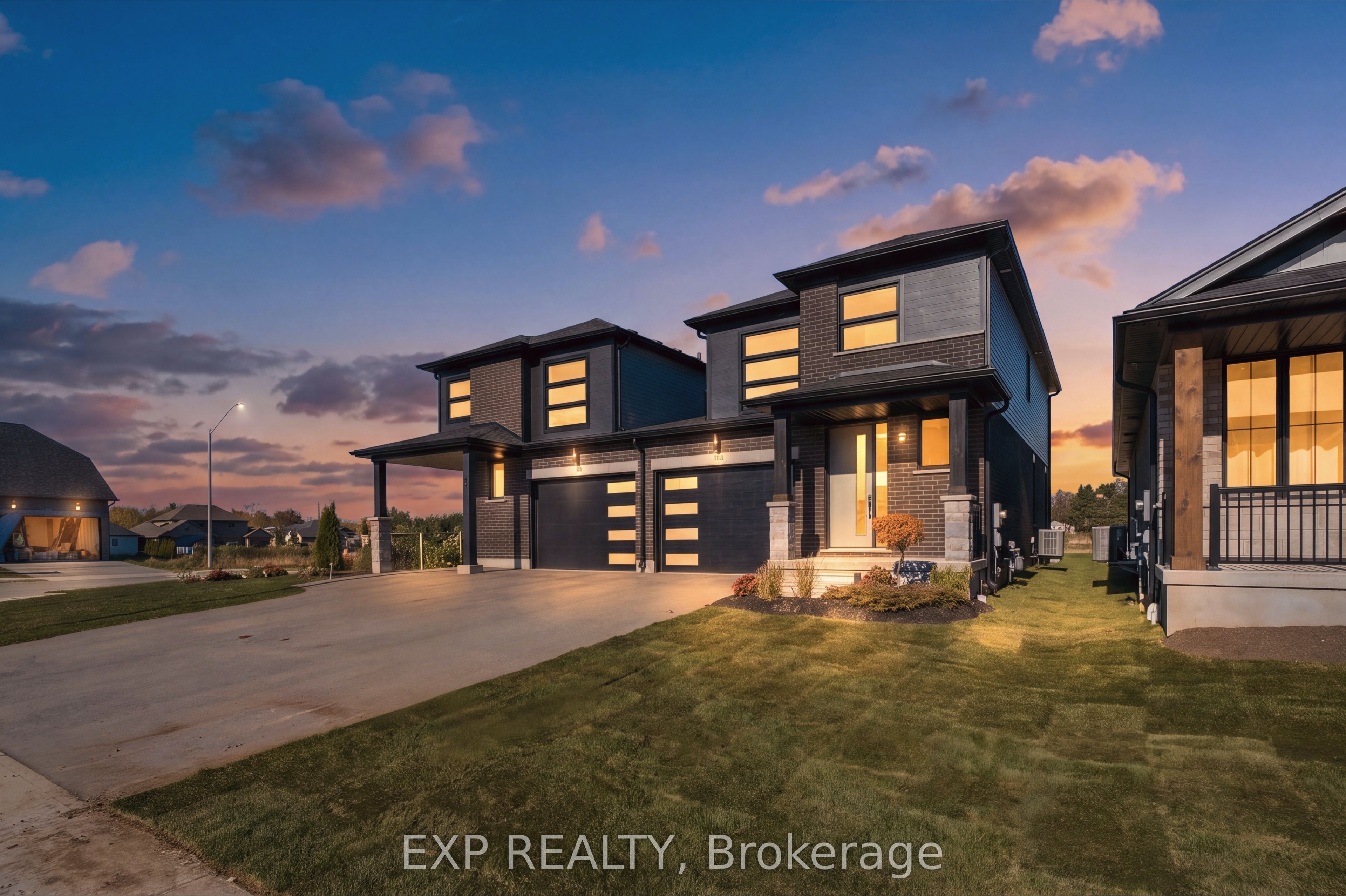 102 Thackeray Way Property Photo 1