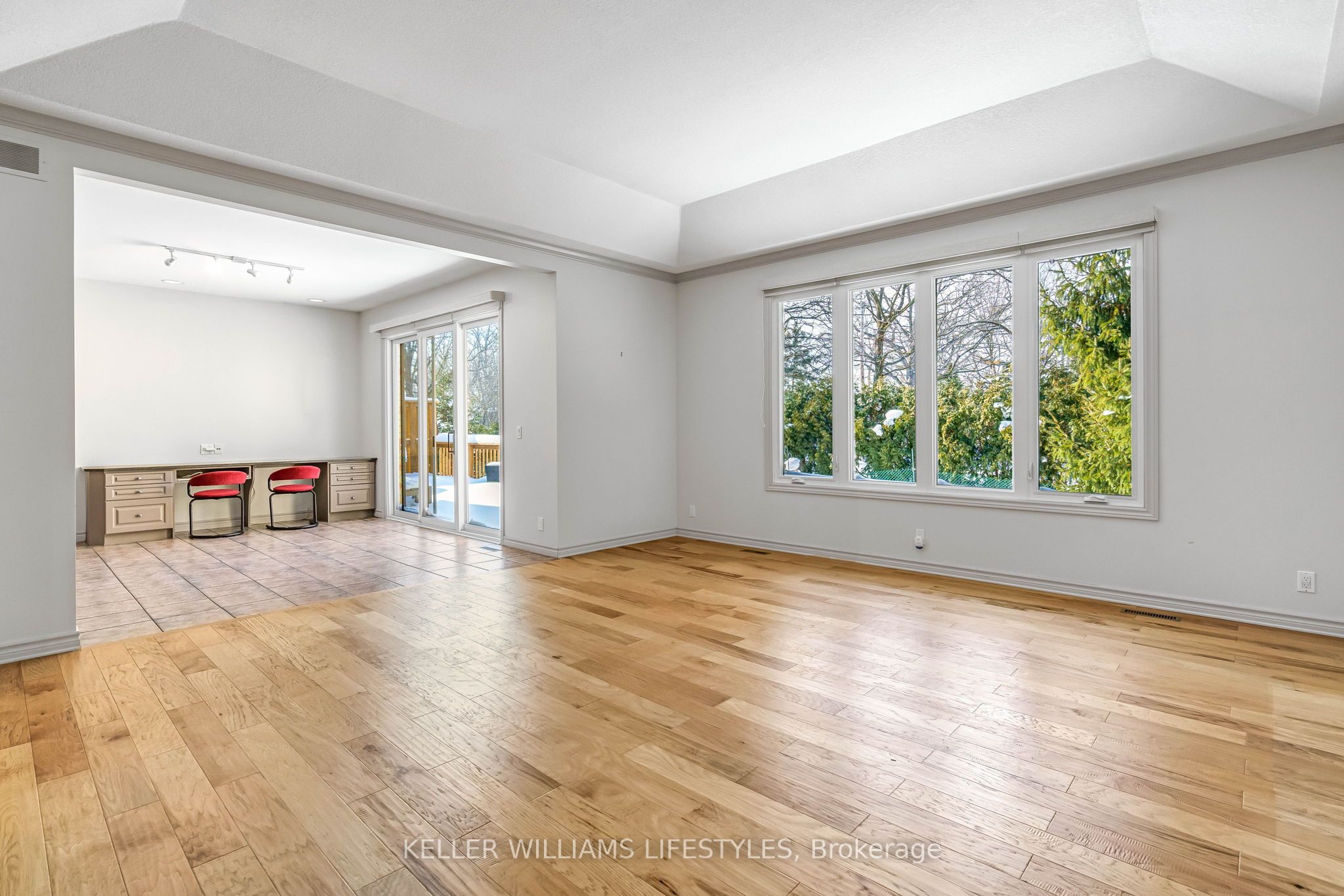 1040 Riverside Drive 61 Property Photo 10