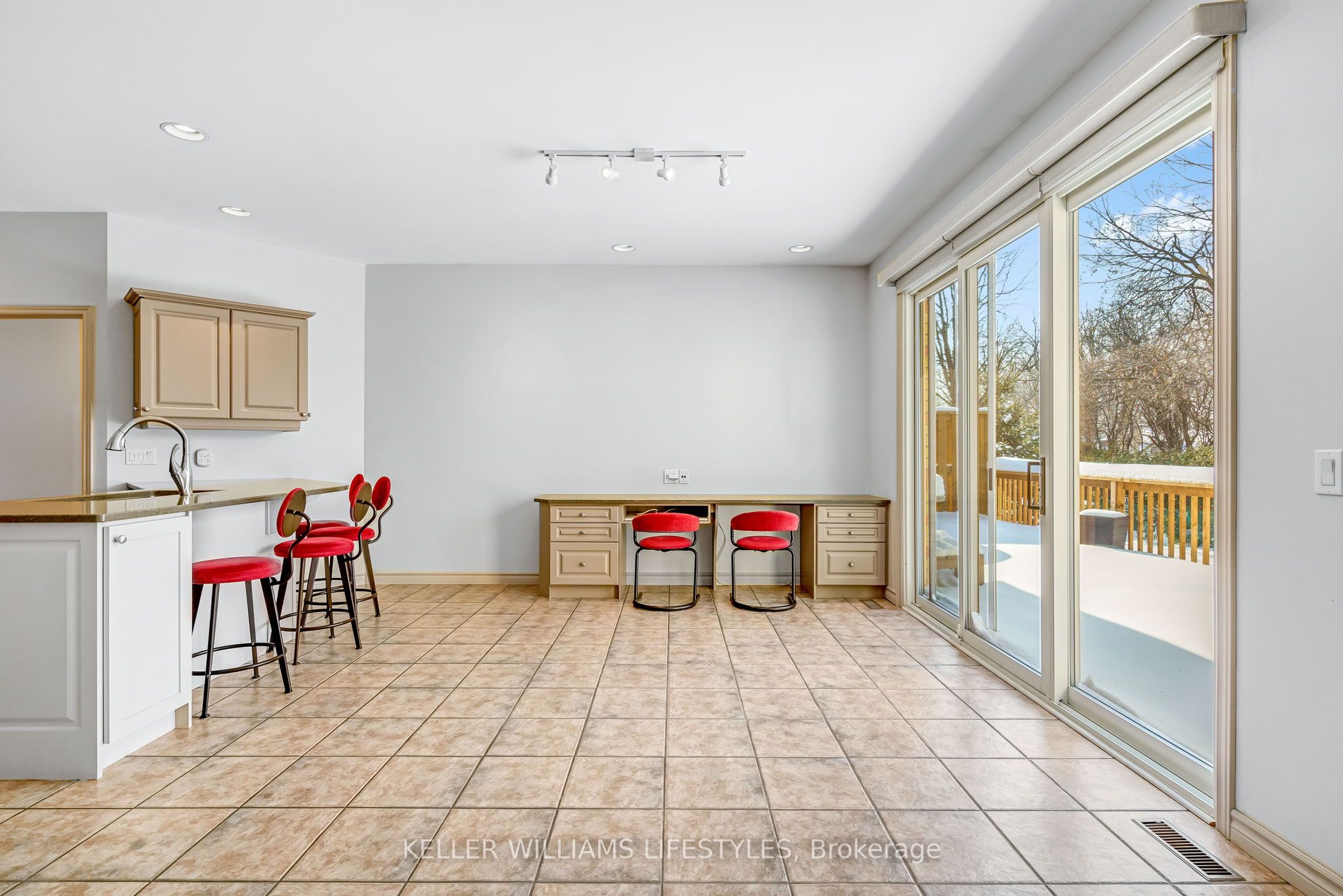 1040 Riverside Drive 61 Property Photo 15