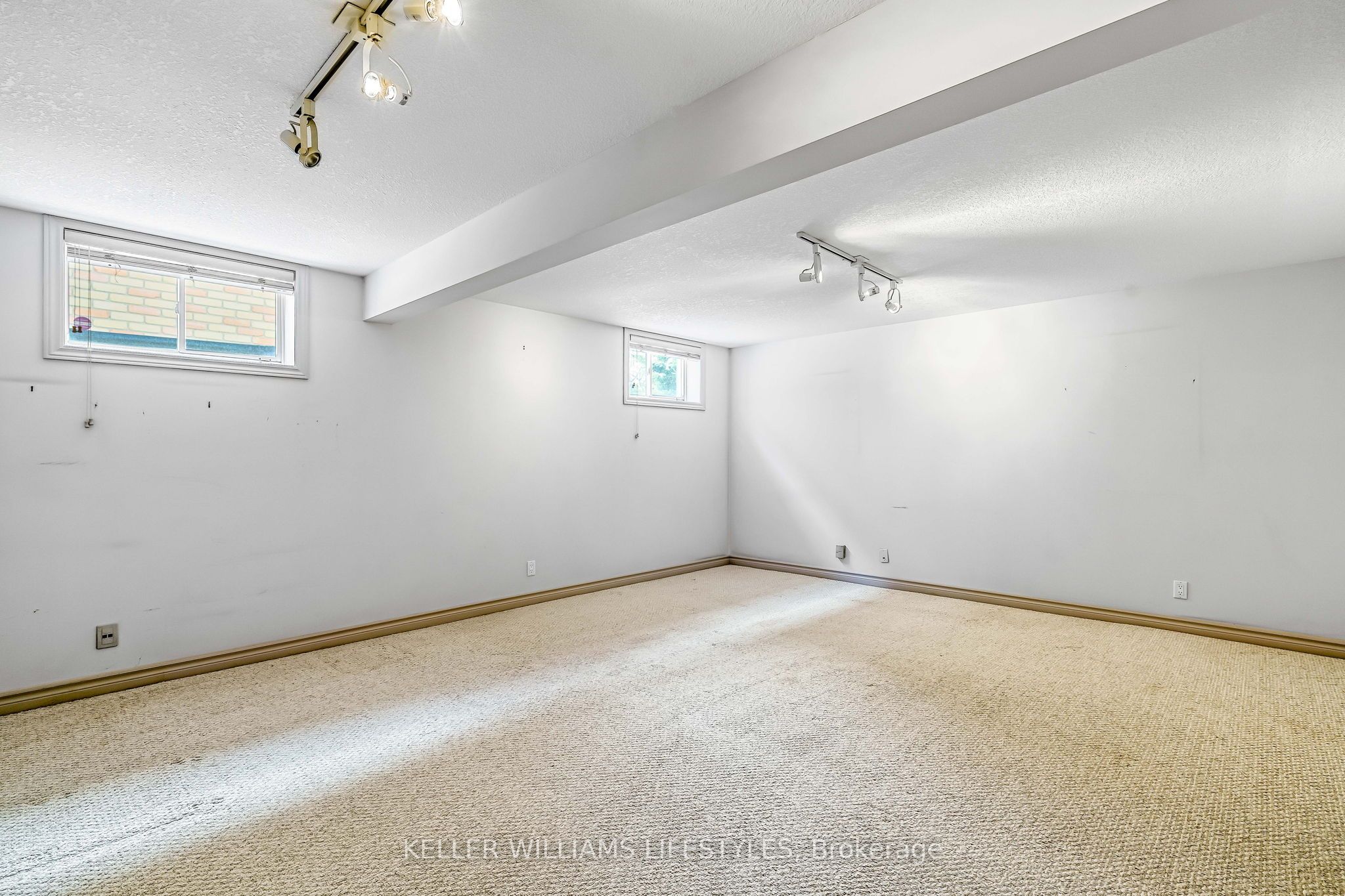 1040 Riverside Drive 61 Property Photo 37