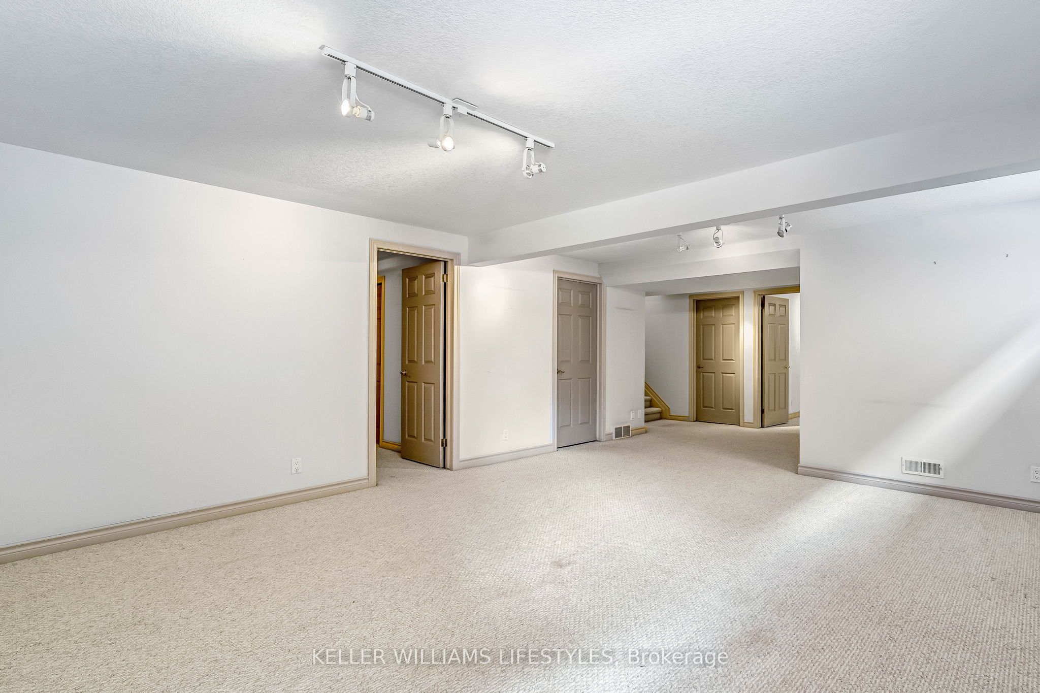 1040 Riverside Drive 61 Property Photo 38