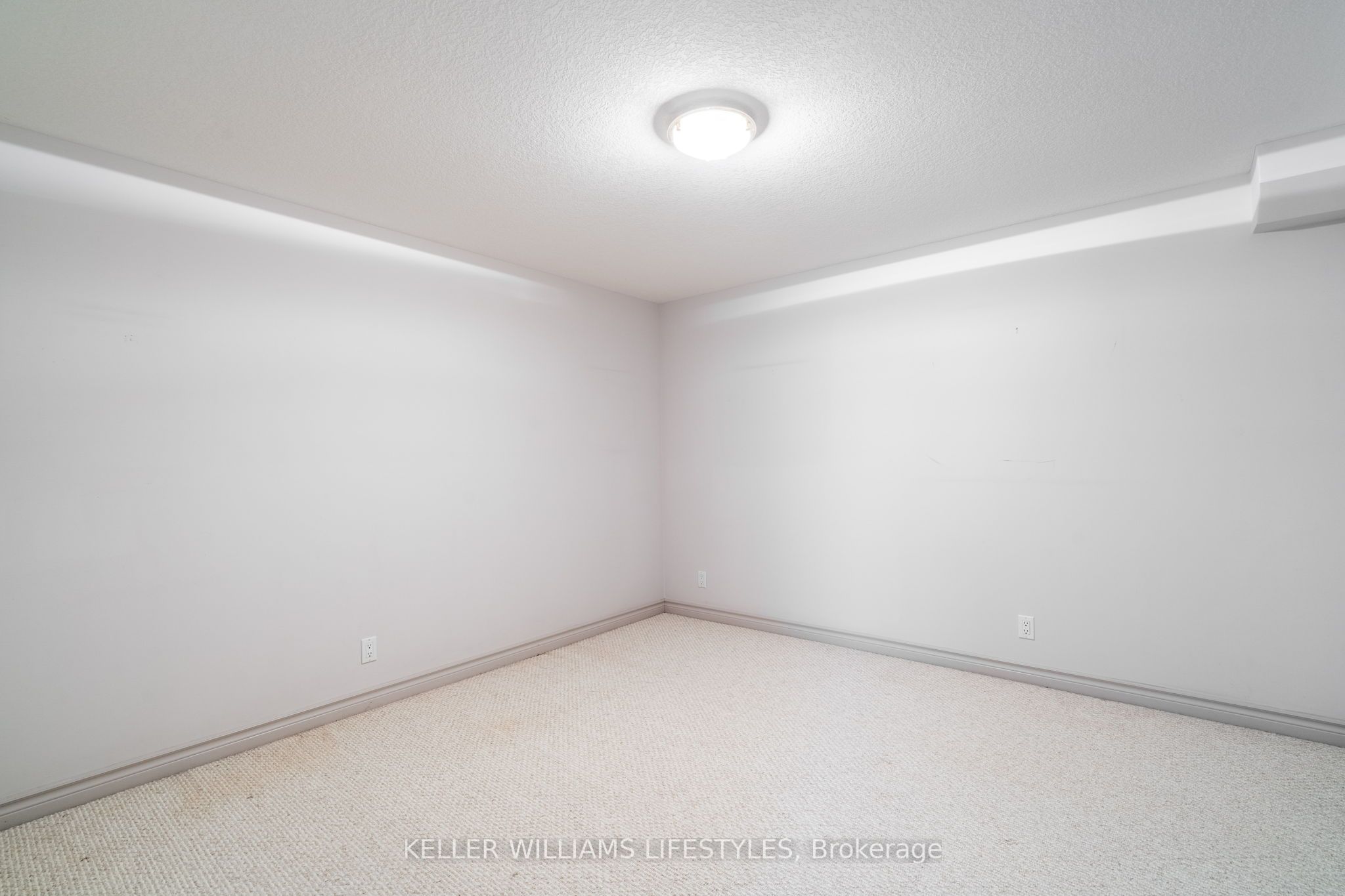 1040 Riverside Drive 61 Property Photo 39