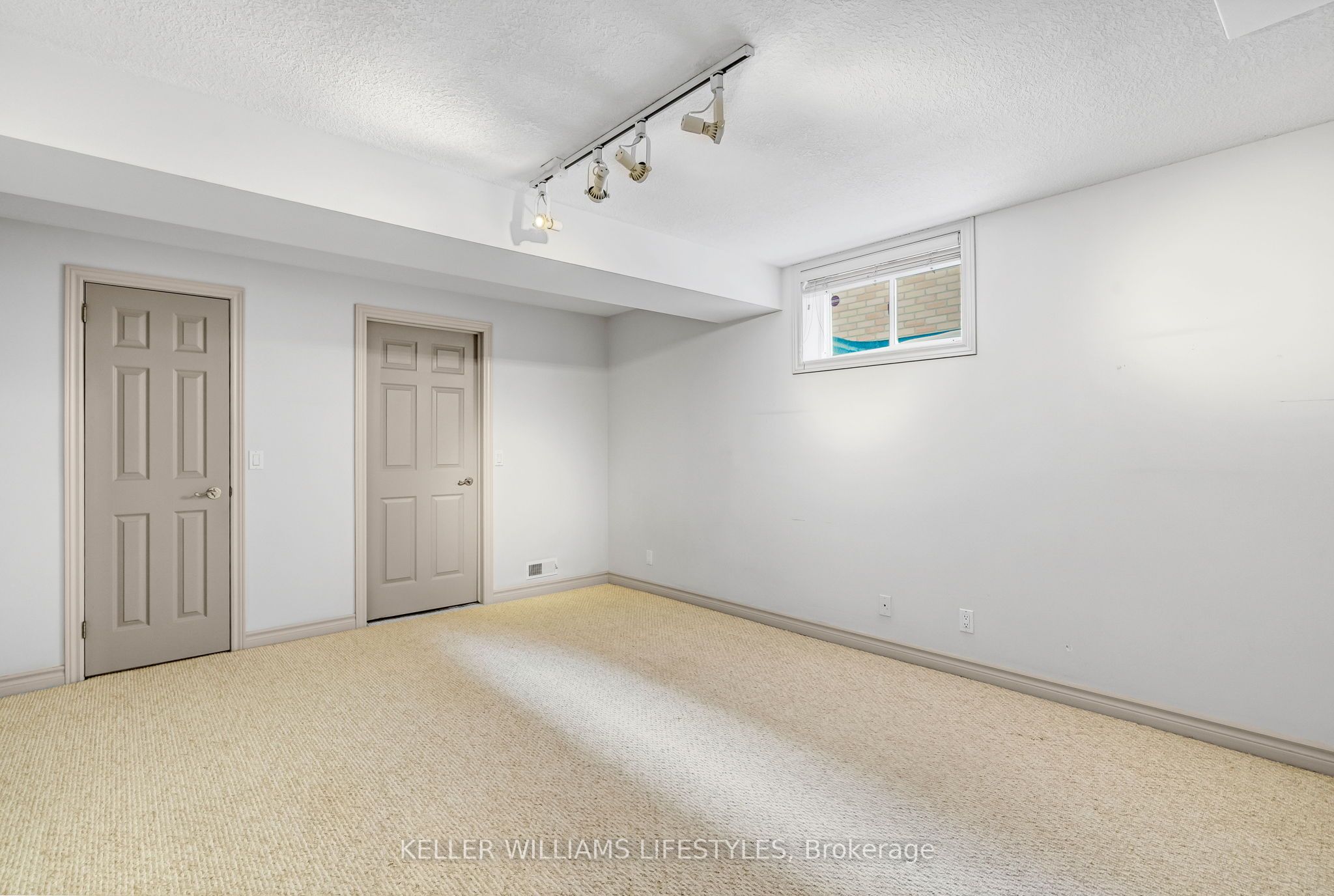 1040 Riverside Drive 61 Property Photo 40