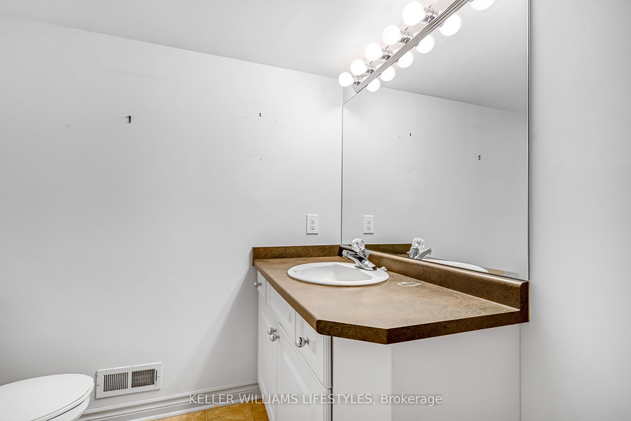 1040 Riverside Drive 61 Property Photo 43