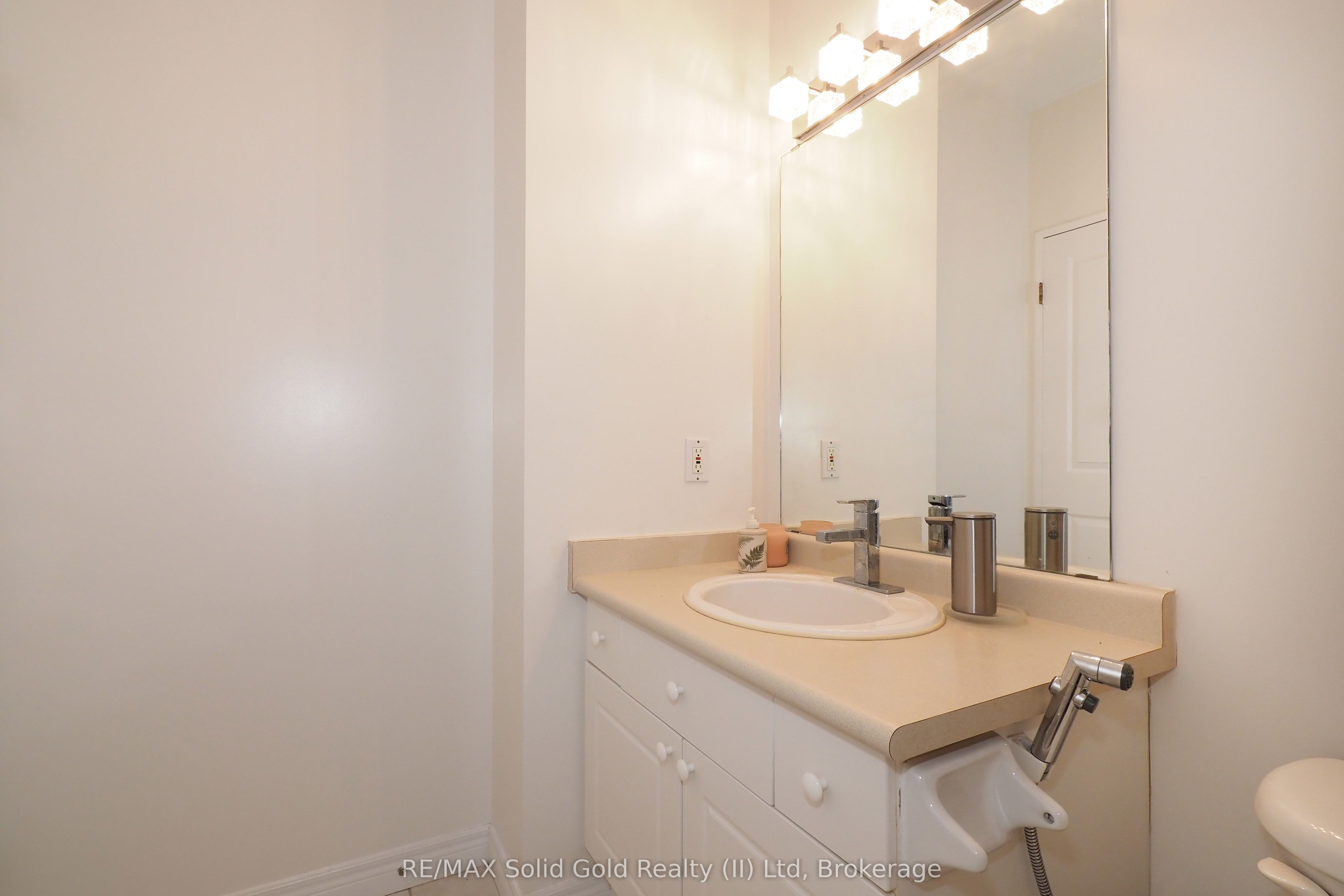 255 Keats Way 701 Property Photo 38