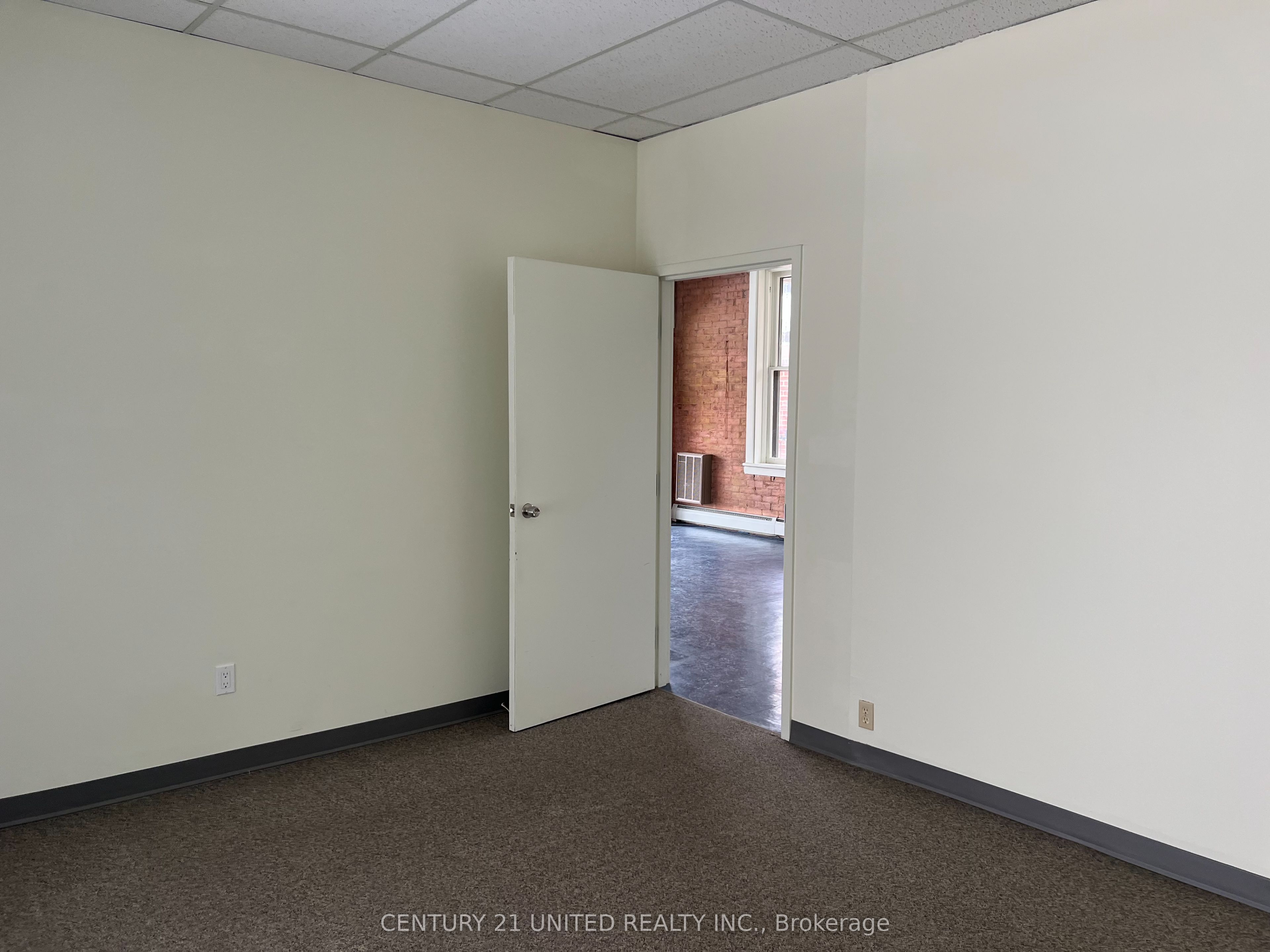 190 Charlotte Street K Property Photo 5