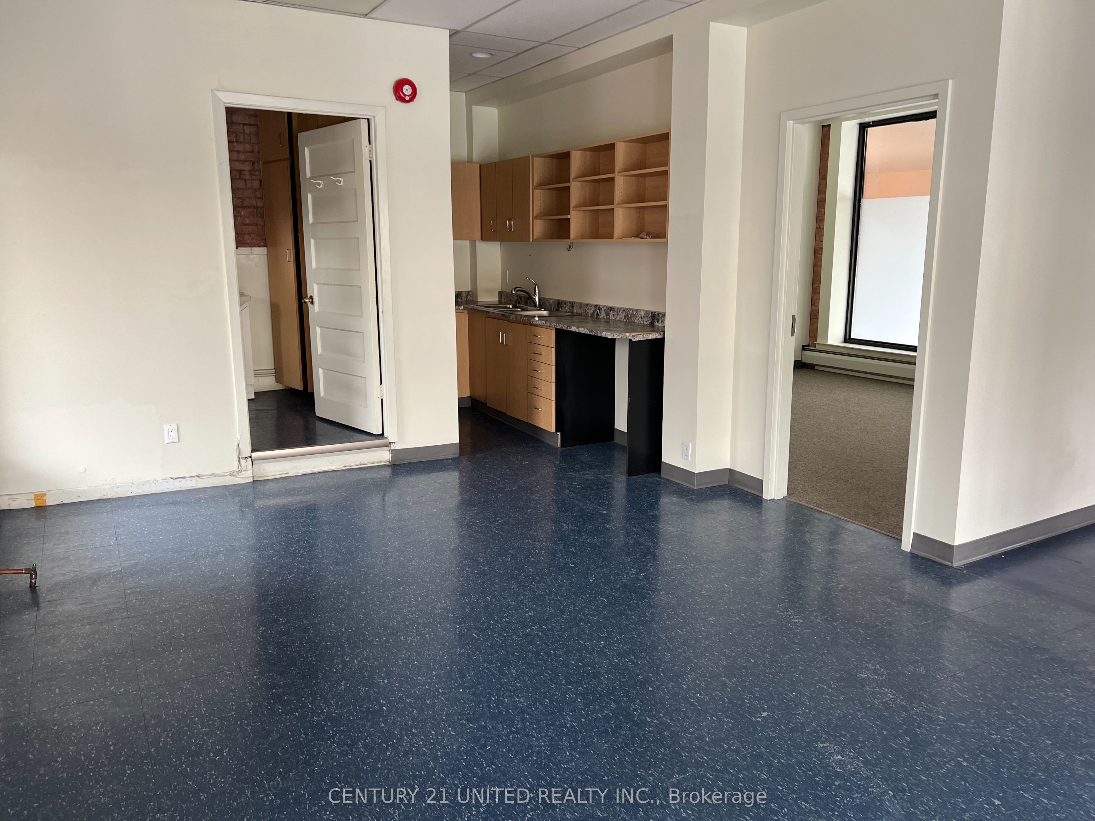 190 Charlotte Street K Property Photo 6