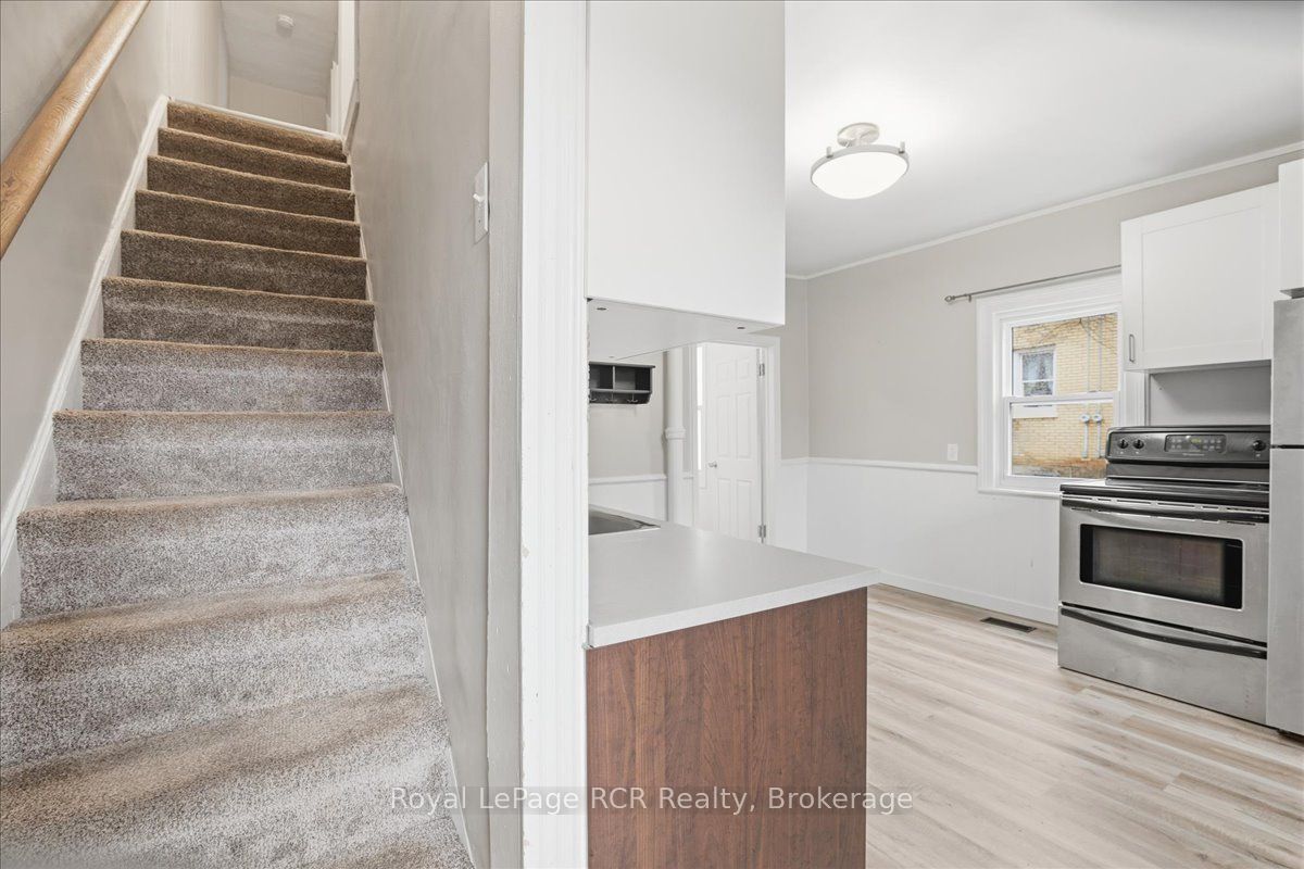 234 Elma Street E Property Photo 8