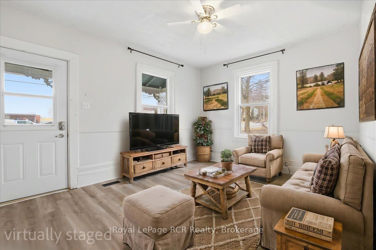 234 Elma Street E Property Photo 10