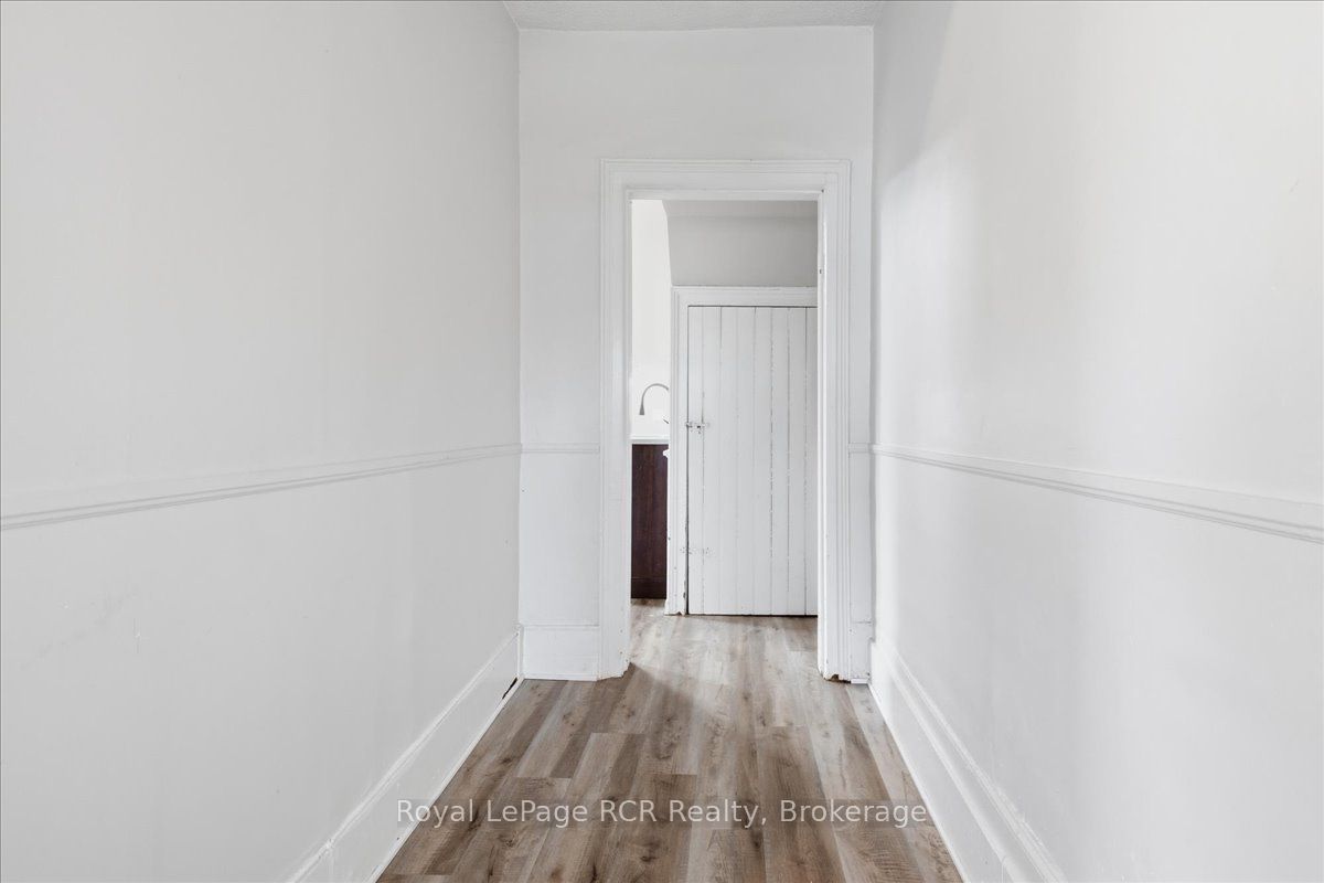 234 Elma Street E Property Photo 12