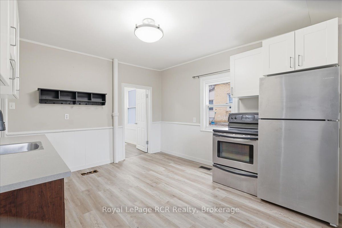 234 Elma Street E Property Photo 13
