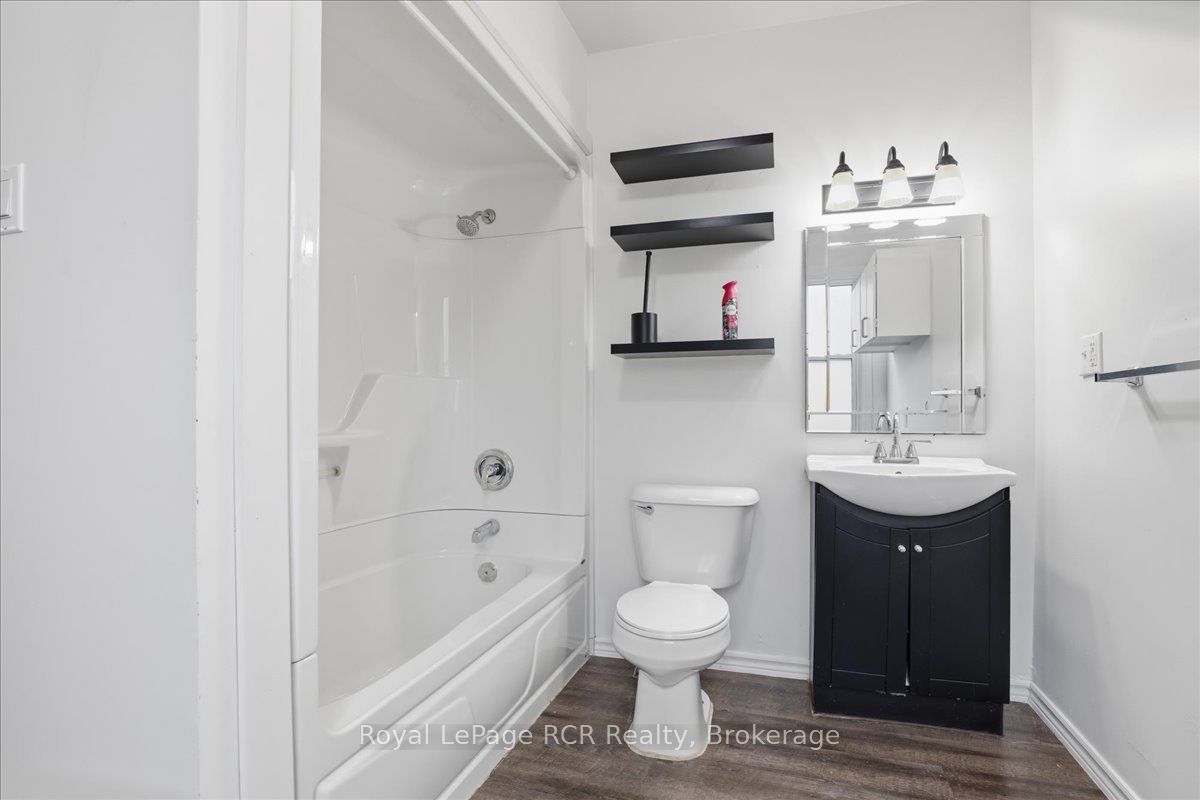 234 Elma Street E Property Photo 14