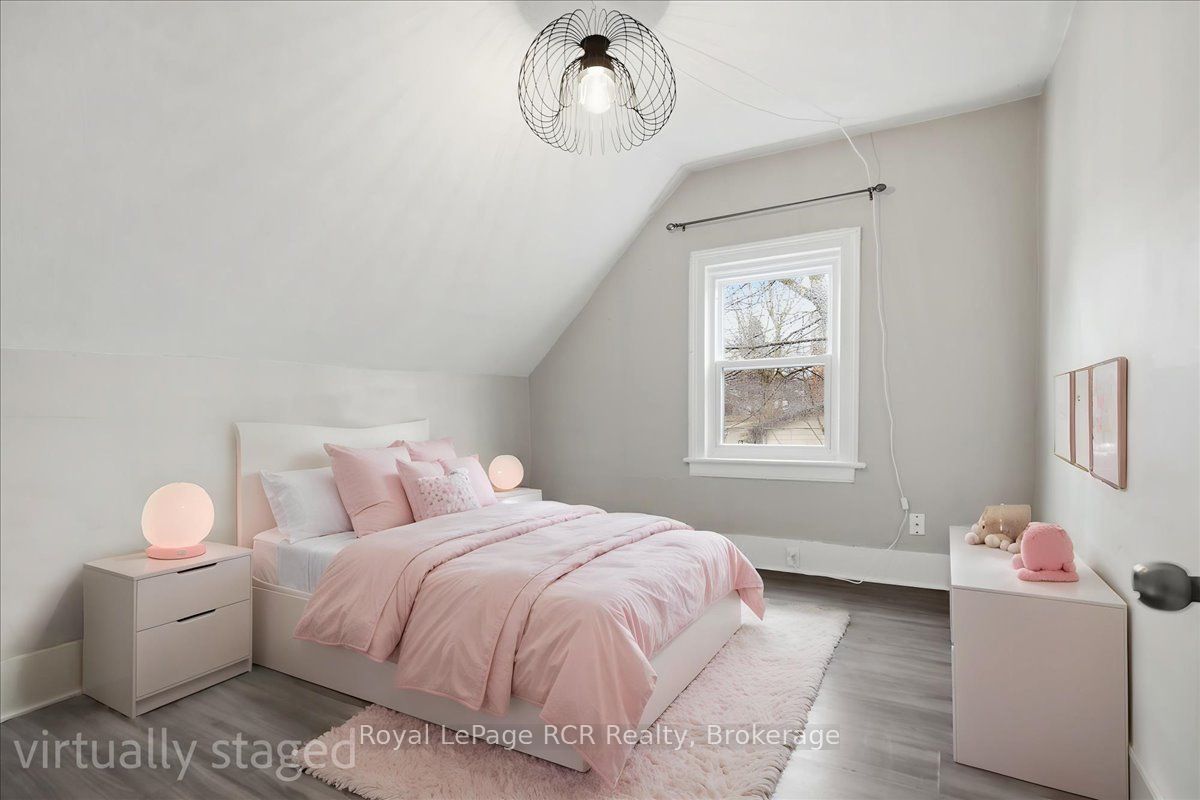 234 Elma Street E Property Photo 17