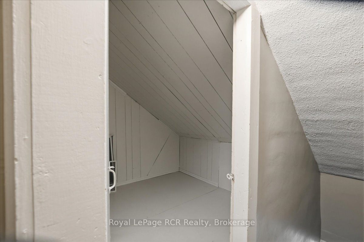 234 Elma Street E Property Photo 19
