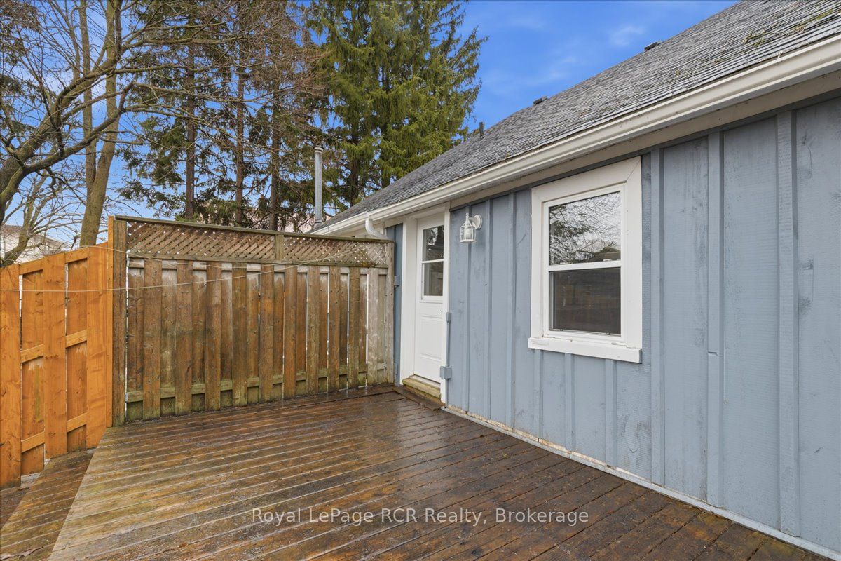 234 Elma Street E Property Photo 22