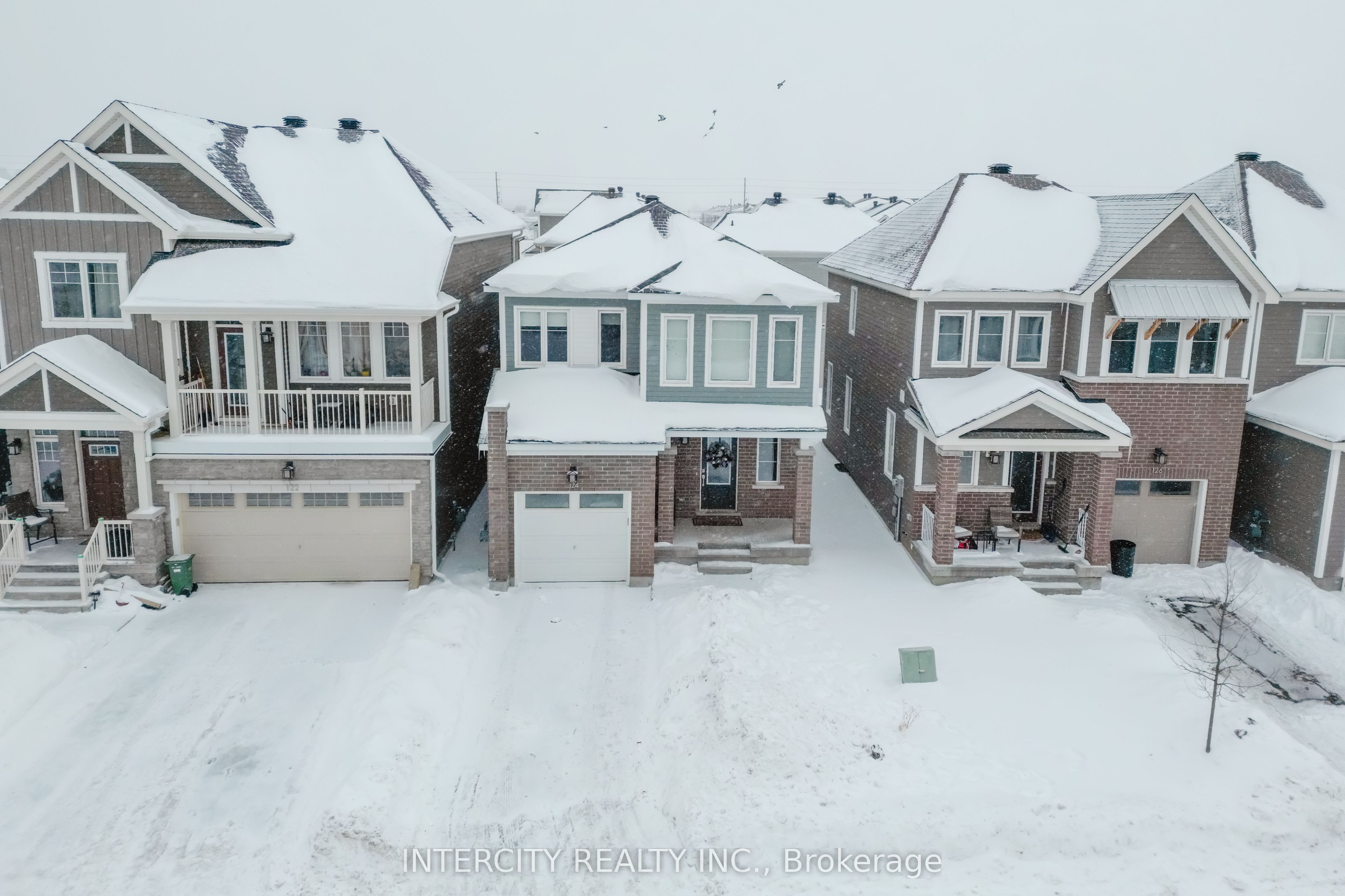 124 Hackamore Crescent Property Photo 1