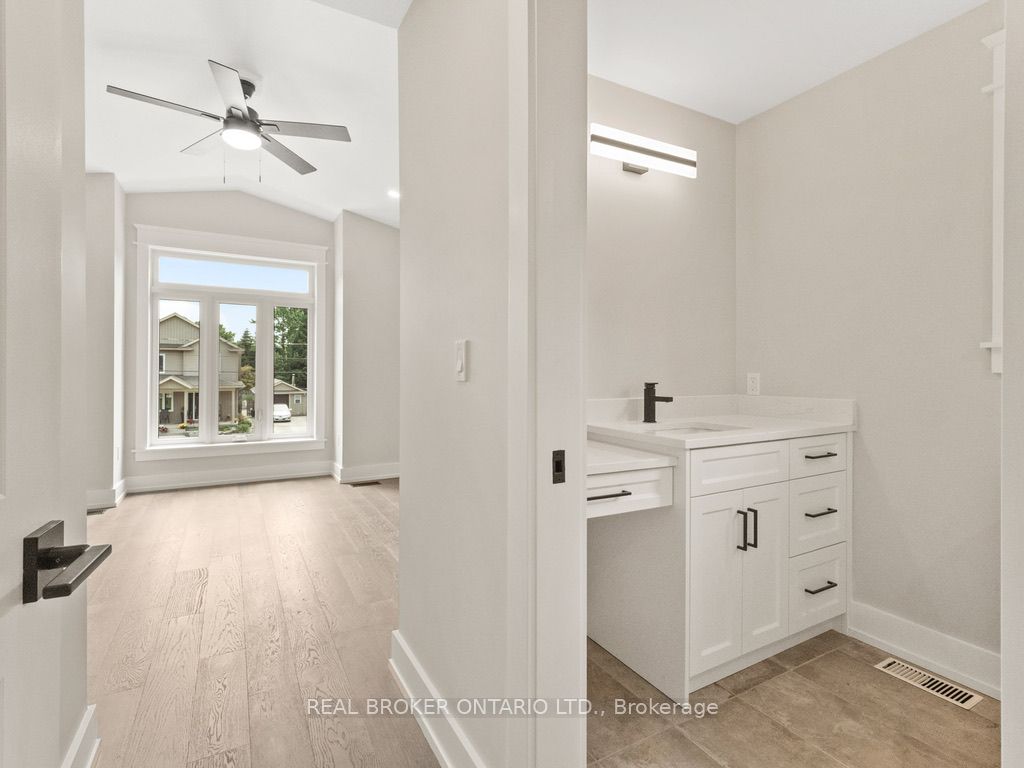 44 Topham Boulevard Property Photo 5