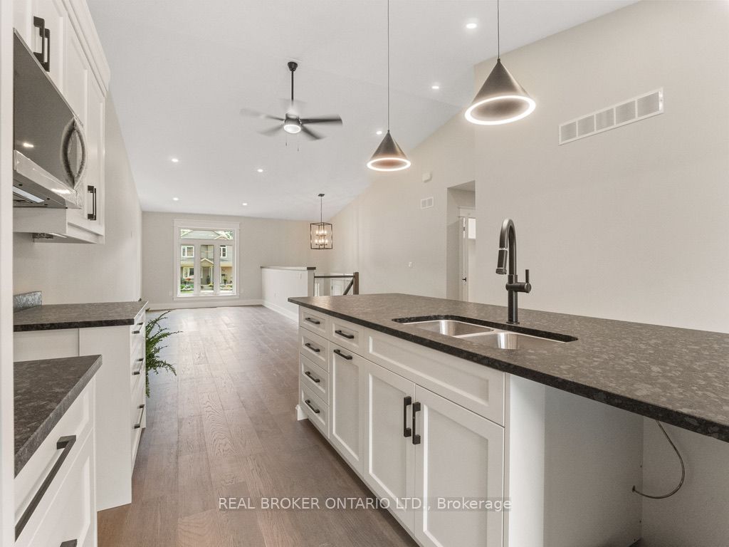 44 Topham Boulevard Property Photo 8