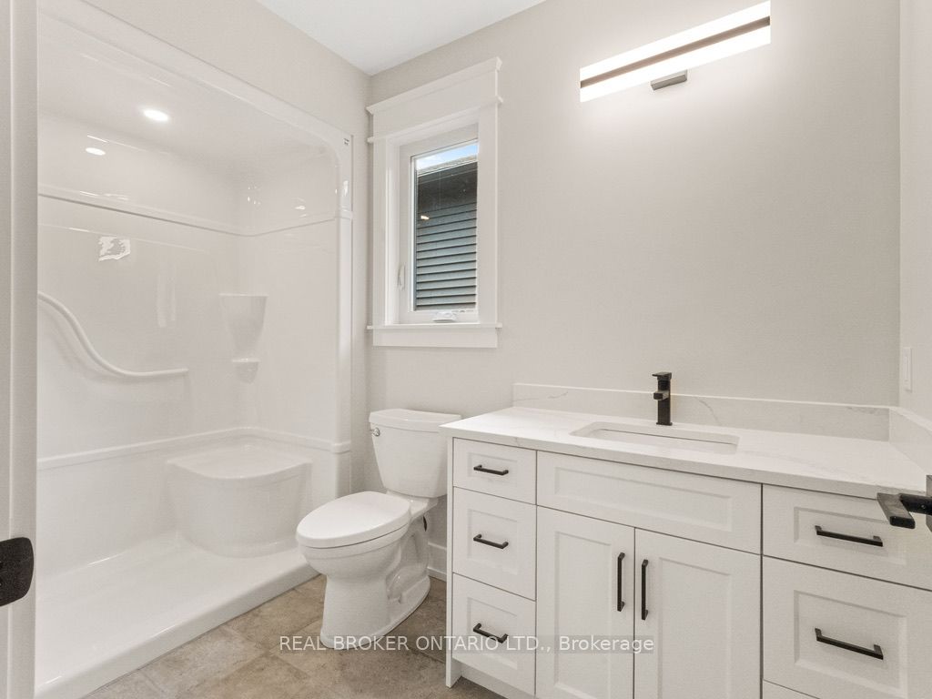 44 Topham Boulevard Property Photo 9