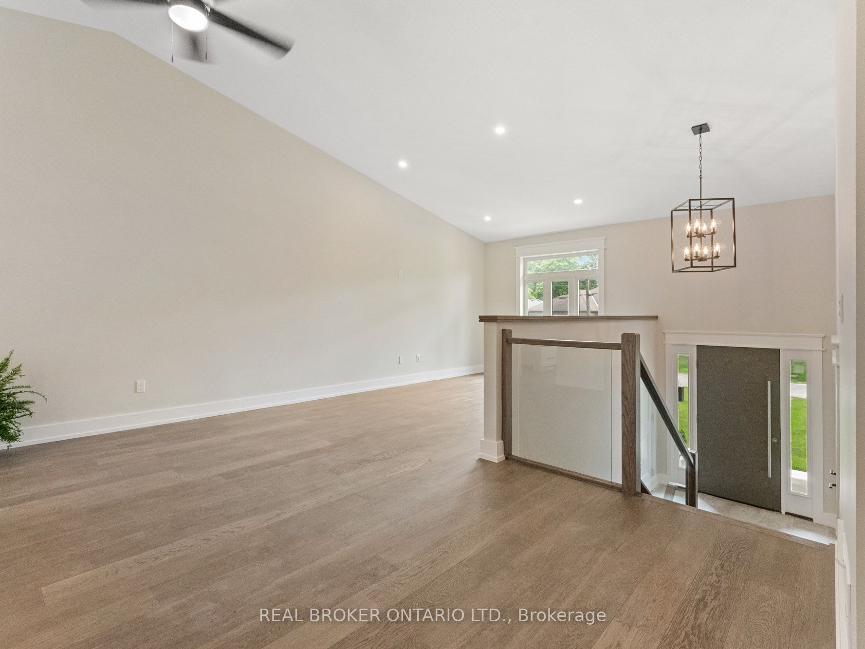 44 Topham Boulevard Property Photo 12