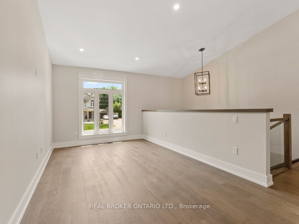 44 Topham Boulevard Property Photo 13