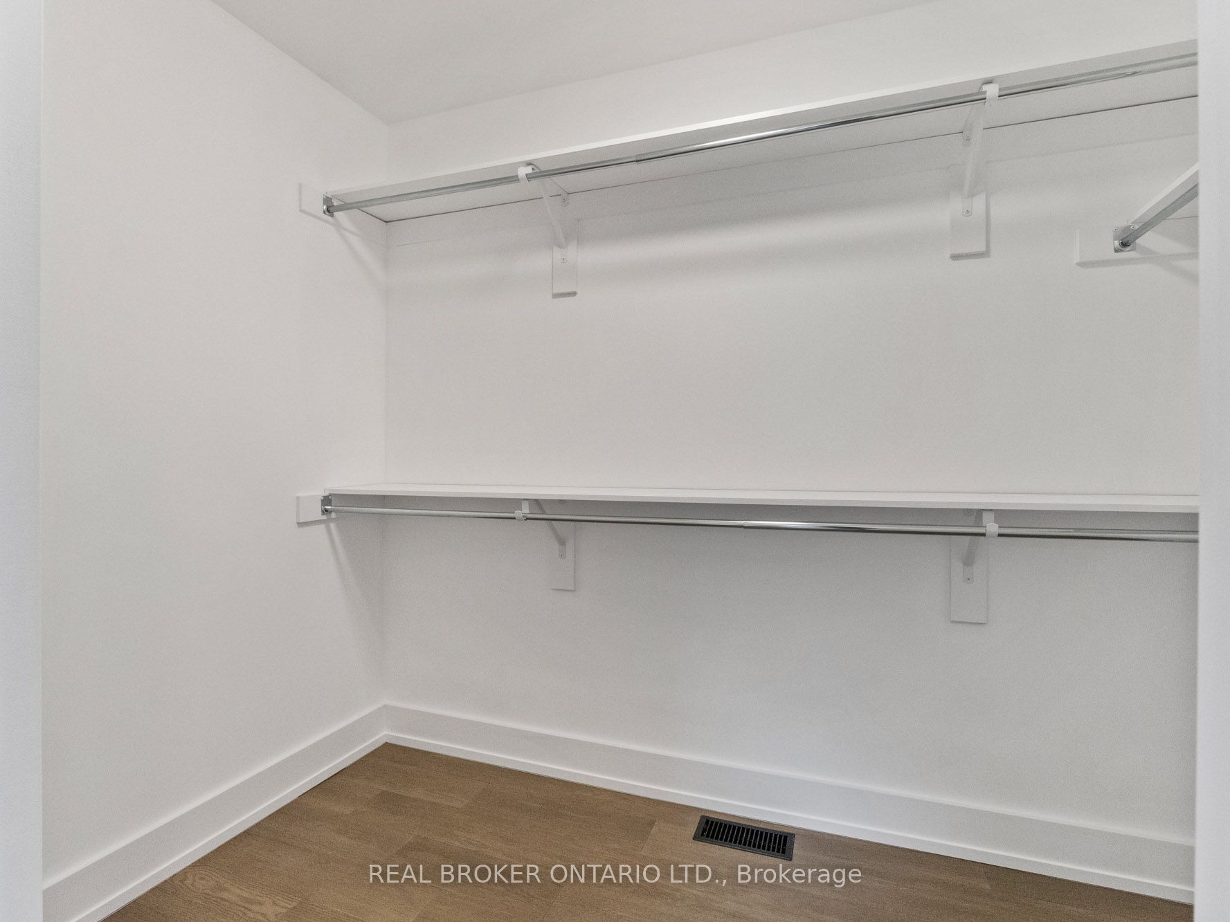 44 Topham Boulevard Property Photo 16