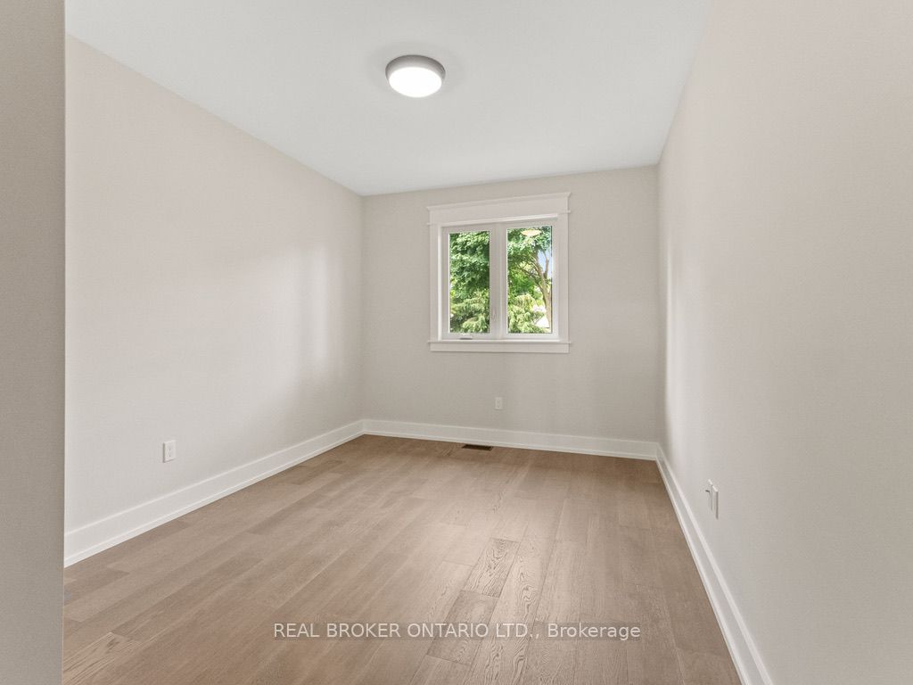 44 Topham Boulevard Property Photo 17