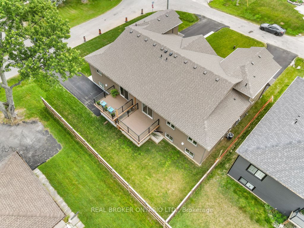 44 Topham Boulevard Property Photo 27