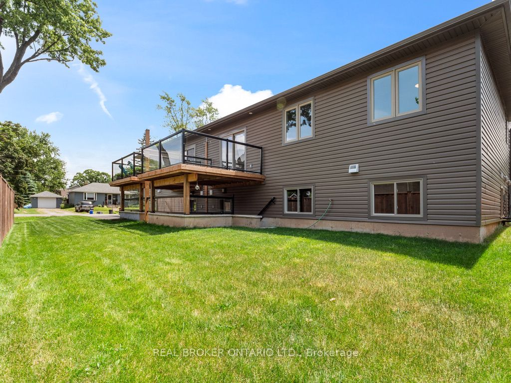 44 Topham Boulevard Property Photo 28