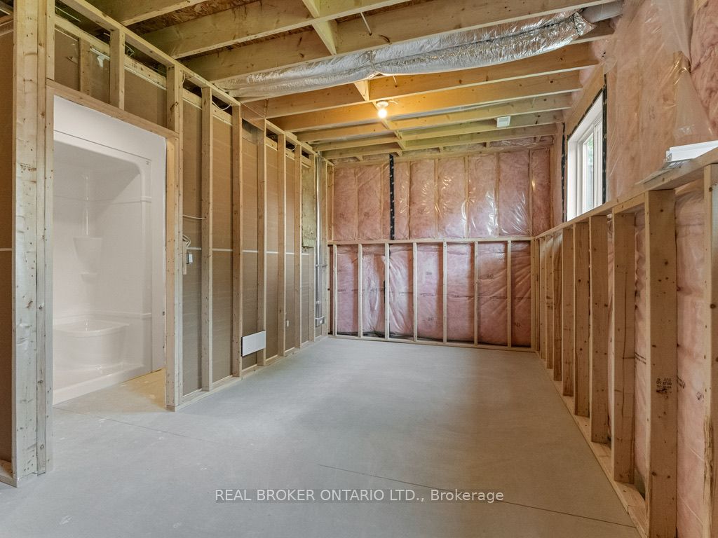 44 Topham Boulevard Property Photo 31