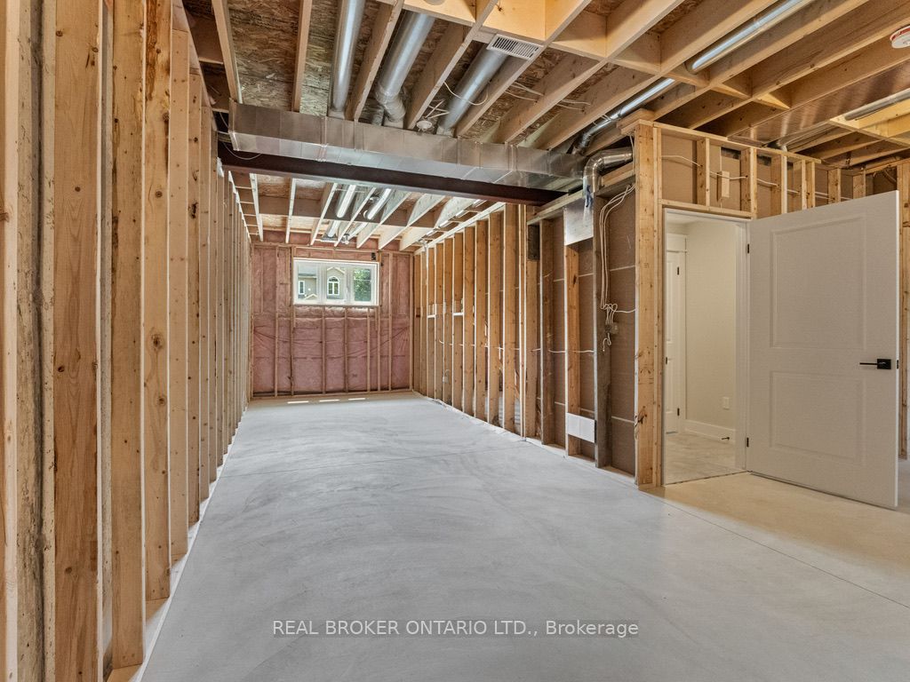 44 Topham Boulevard Property Photo 34