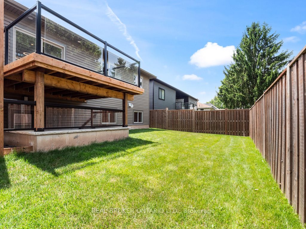 44 Topham Boulevard Property Photo 35