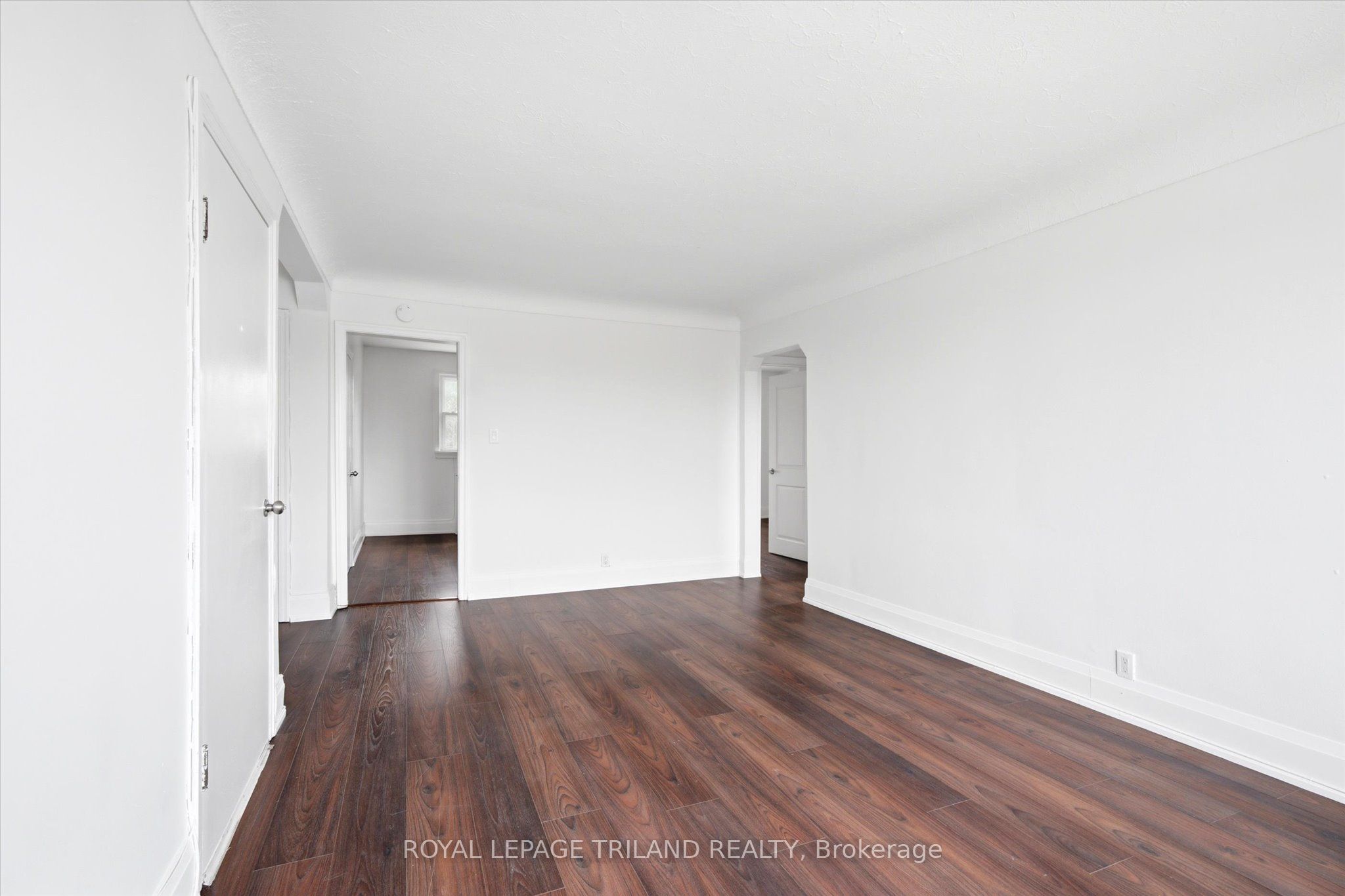 310 Speedvale Avenue E 6 Property Photo 3